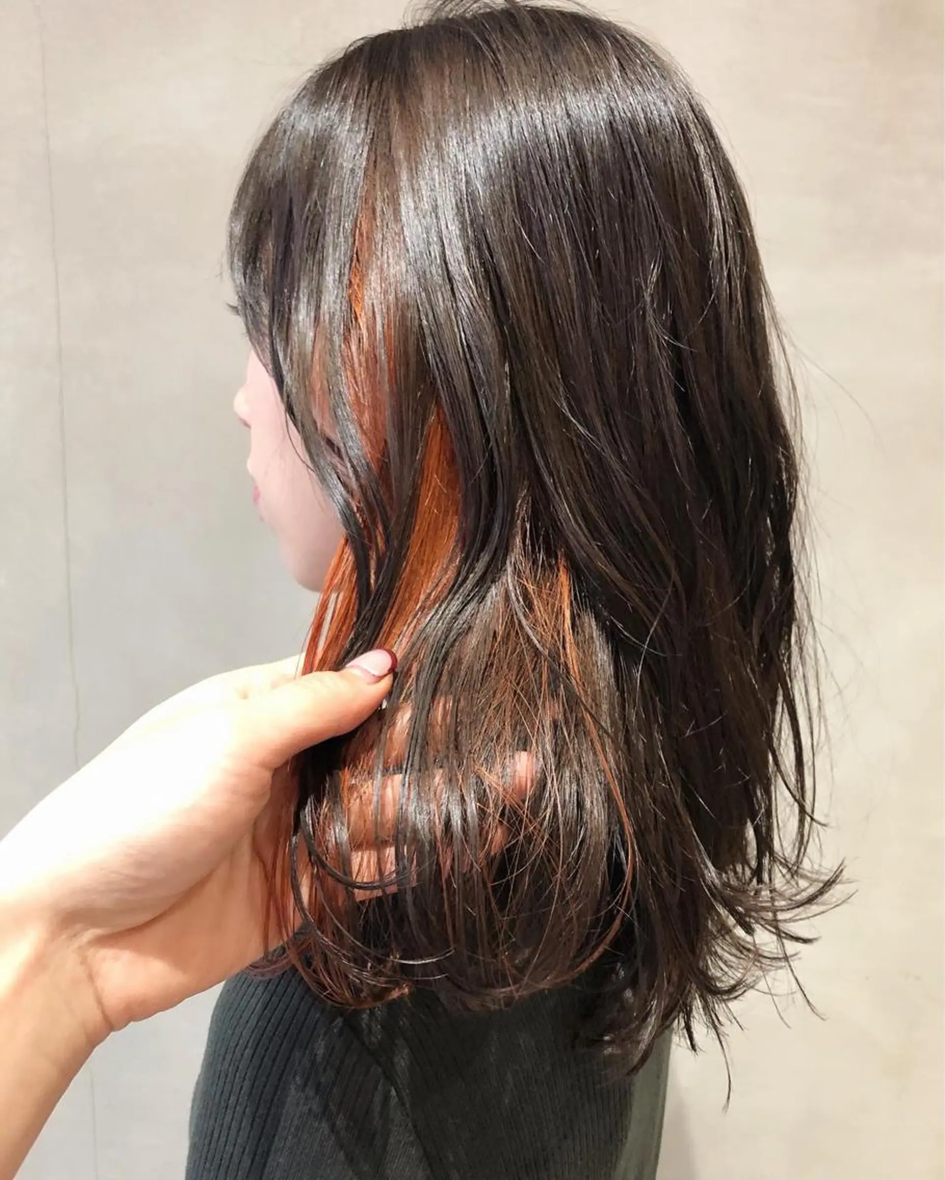 セミロング カラー ヘアアレンジ インナーカラー オレンジ 小顔カット カット ヘアカラー トリートメント 酸性縮毛矯正🧴韓国 レイヤー/髪質改善のヘアスタイル
