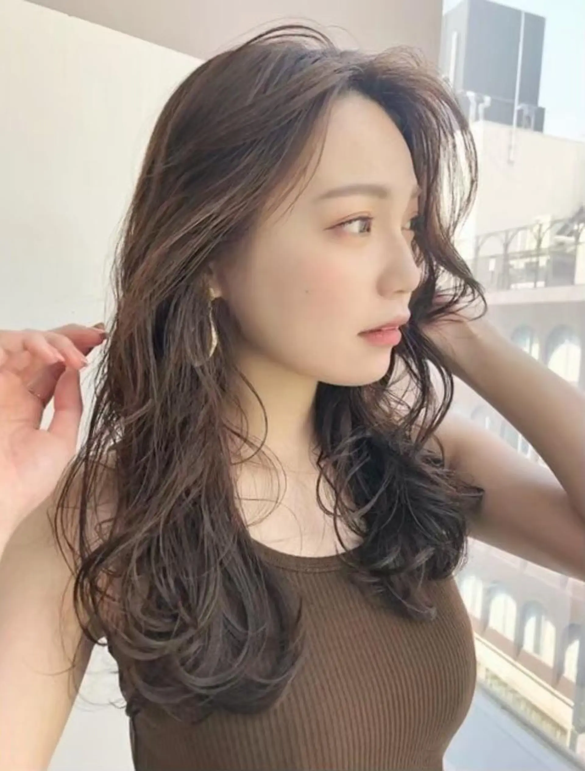 カラー セミロング パーマ ヘアアレンジ メンズ メンズブリーチ フェードカット メンズハイライト メンズインナーカラー メンズ韓国風 🌜sho 髪質改善(代表)🌛のヘアスタイル