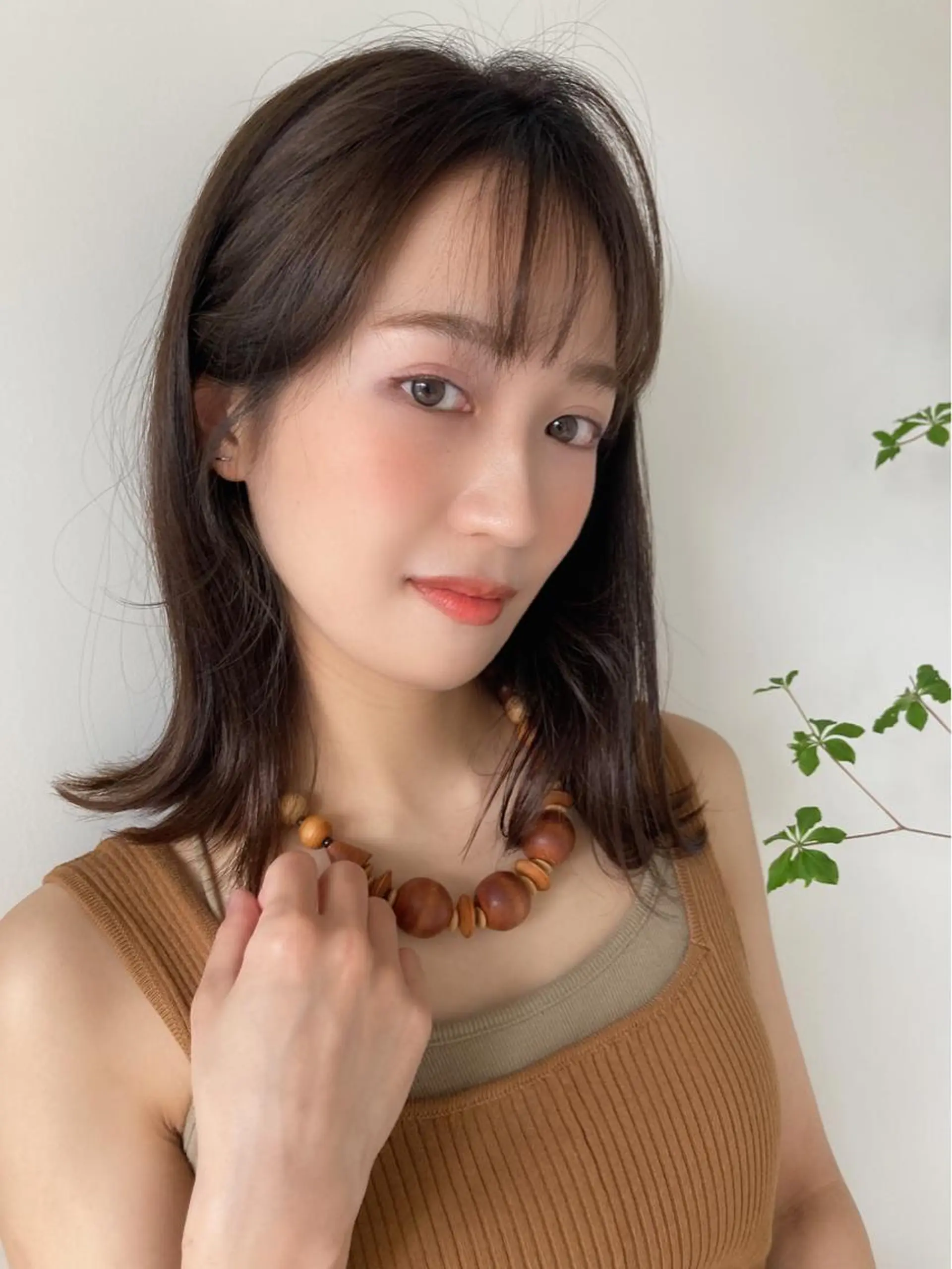 セミロング 白土 さくらのヘアスタイル