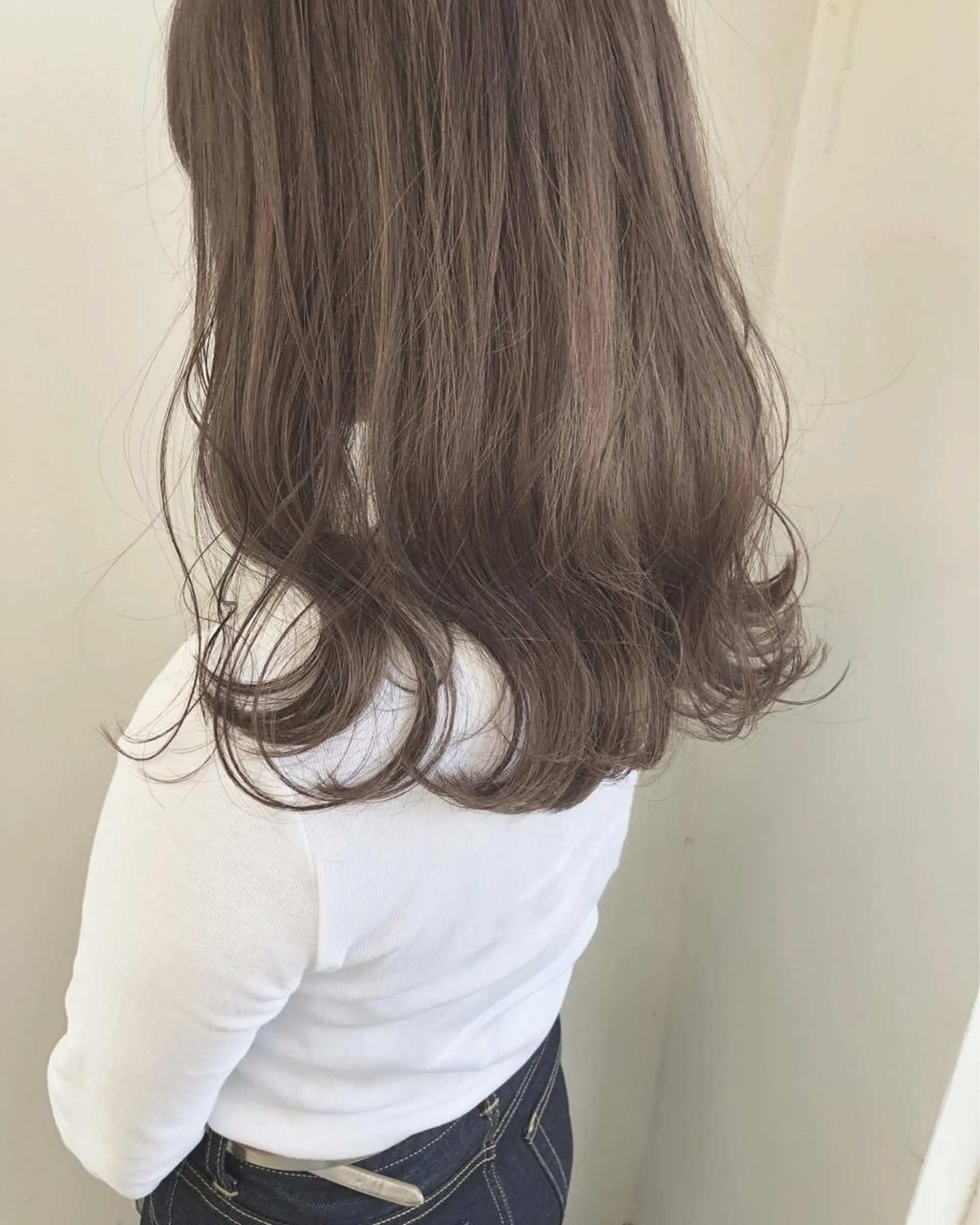 セミロング アッシュ カット ヘアカラー トリートメント 小澤大輔 YOLO hairのヘアスタイル