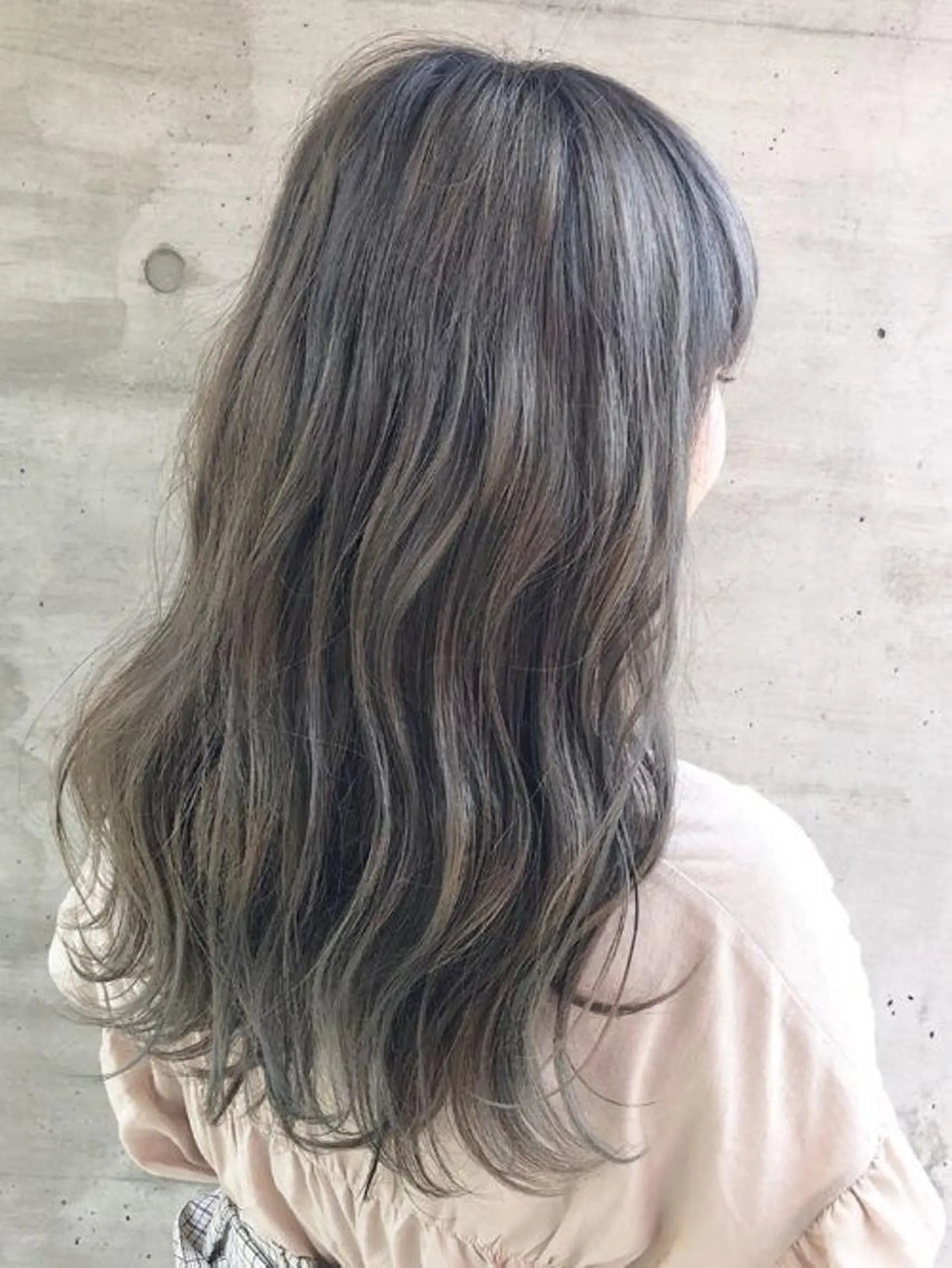 セミロング カット ヘアカラー トリートメント 縮毛矯正 髪質改善　鈴木のヘアスタイル