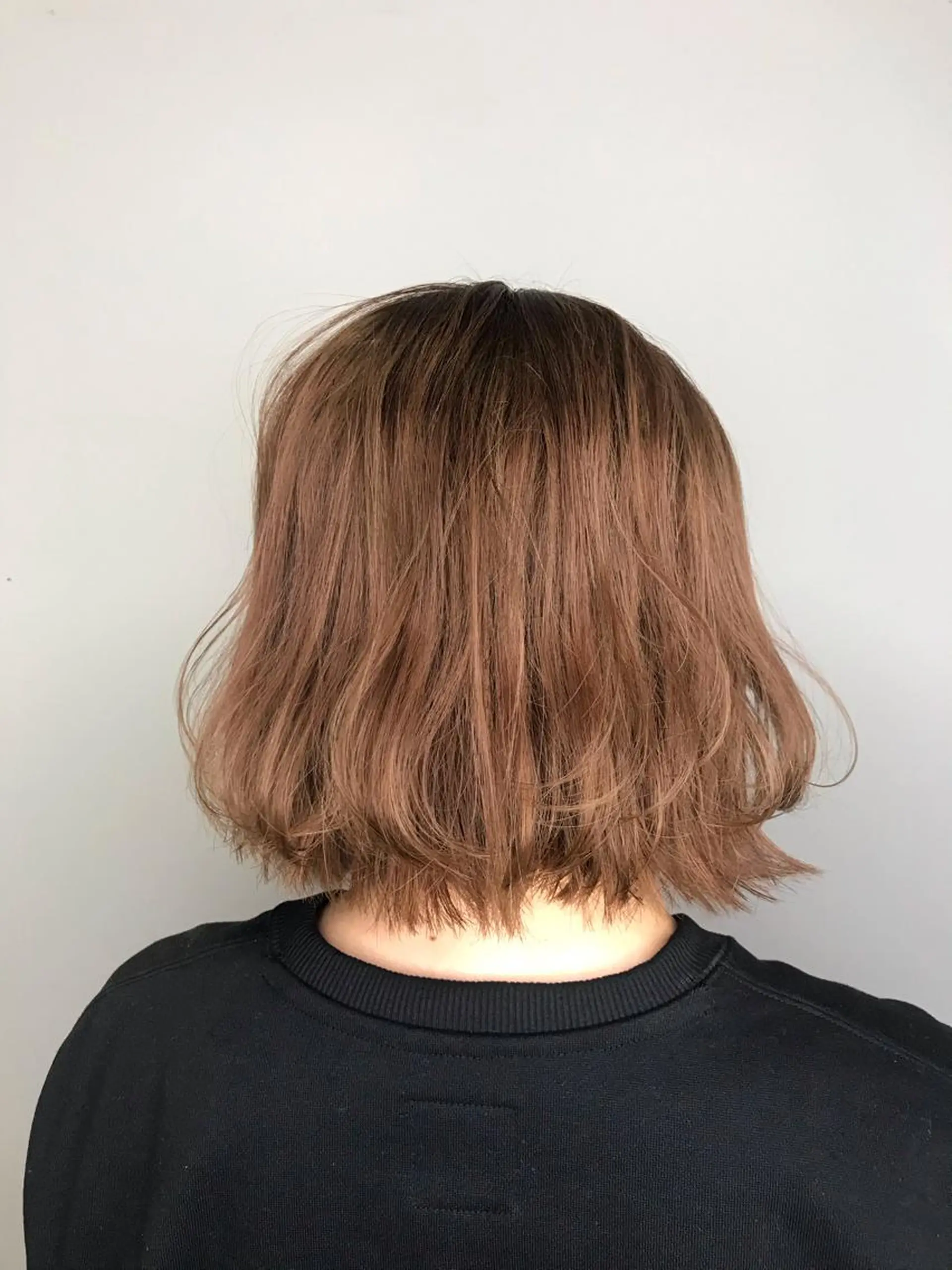 ショート カラー ベージュカラー ピンクカラー 外ハネヘア ヘアカラー トリートメント 【お悩み解決】 松尾一気のヘアスタイル