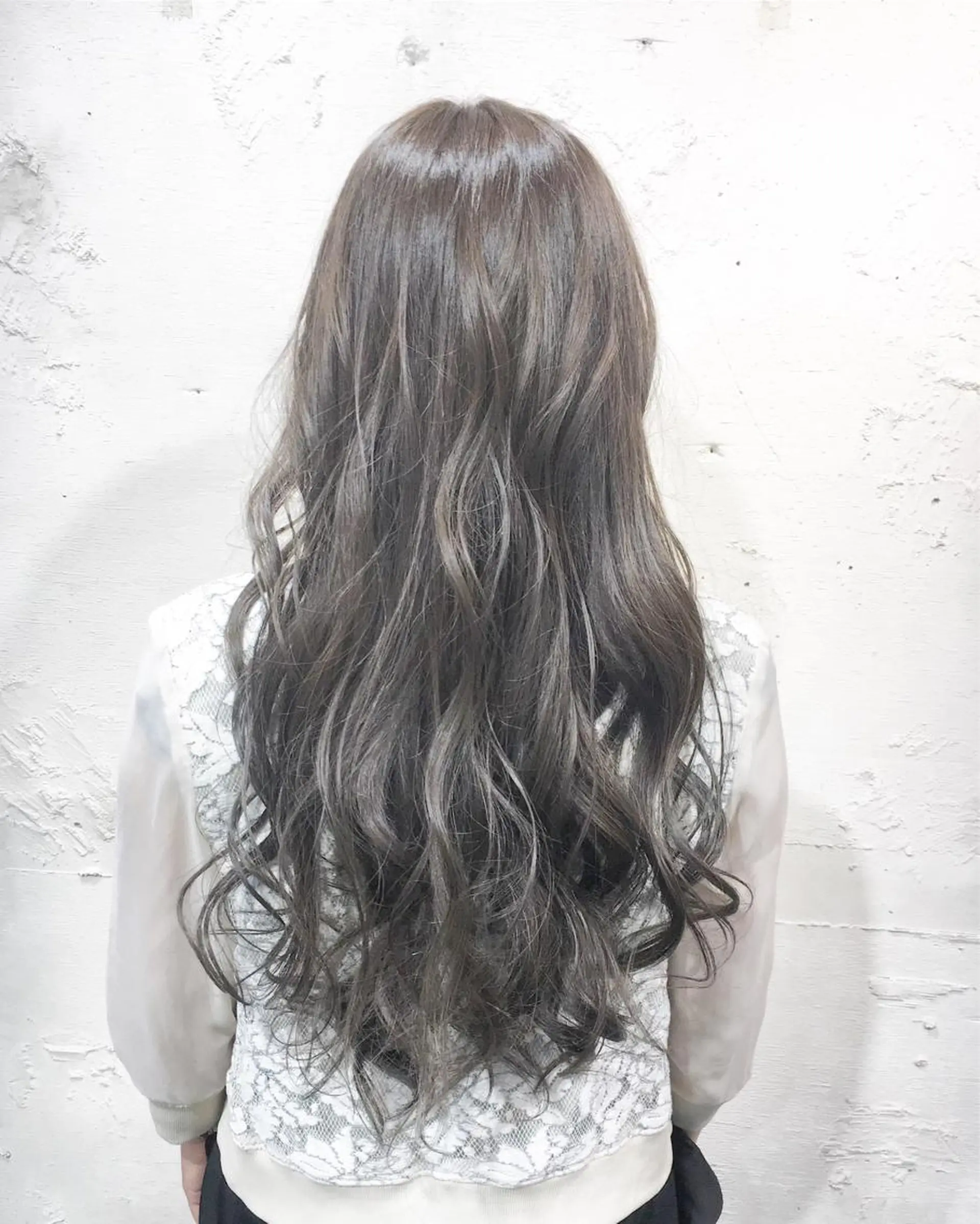 ロング カラー ヘアアレンジ グレージュ カーキグレージュ ヘアカラー トリートメント ✨艶髪✨透明感✨ 山内大樹のヘアスタイル