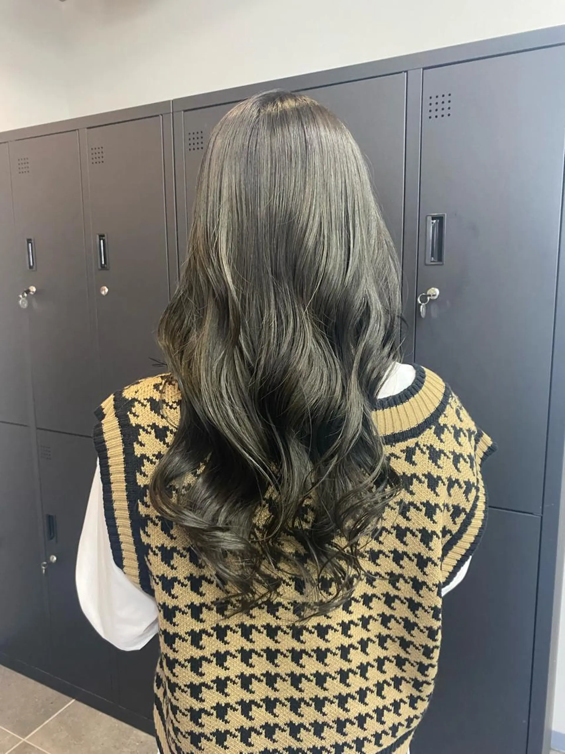 ロング maco 艶感ハイトーン🦋のヘアスタイル