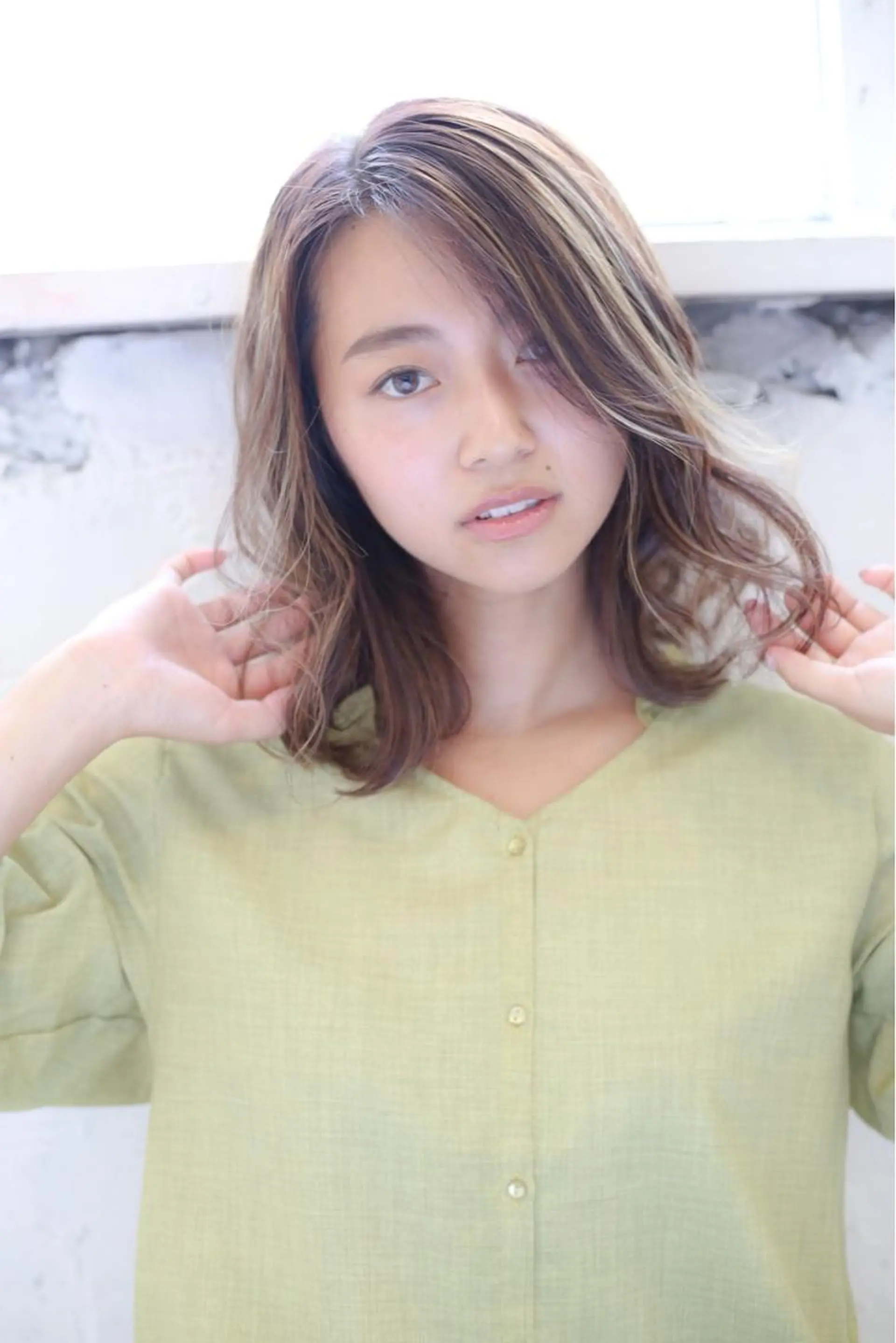 ミディアム カラー 高橋友里亜 /フリーランスのヘアスタイル