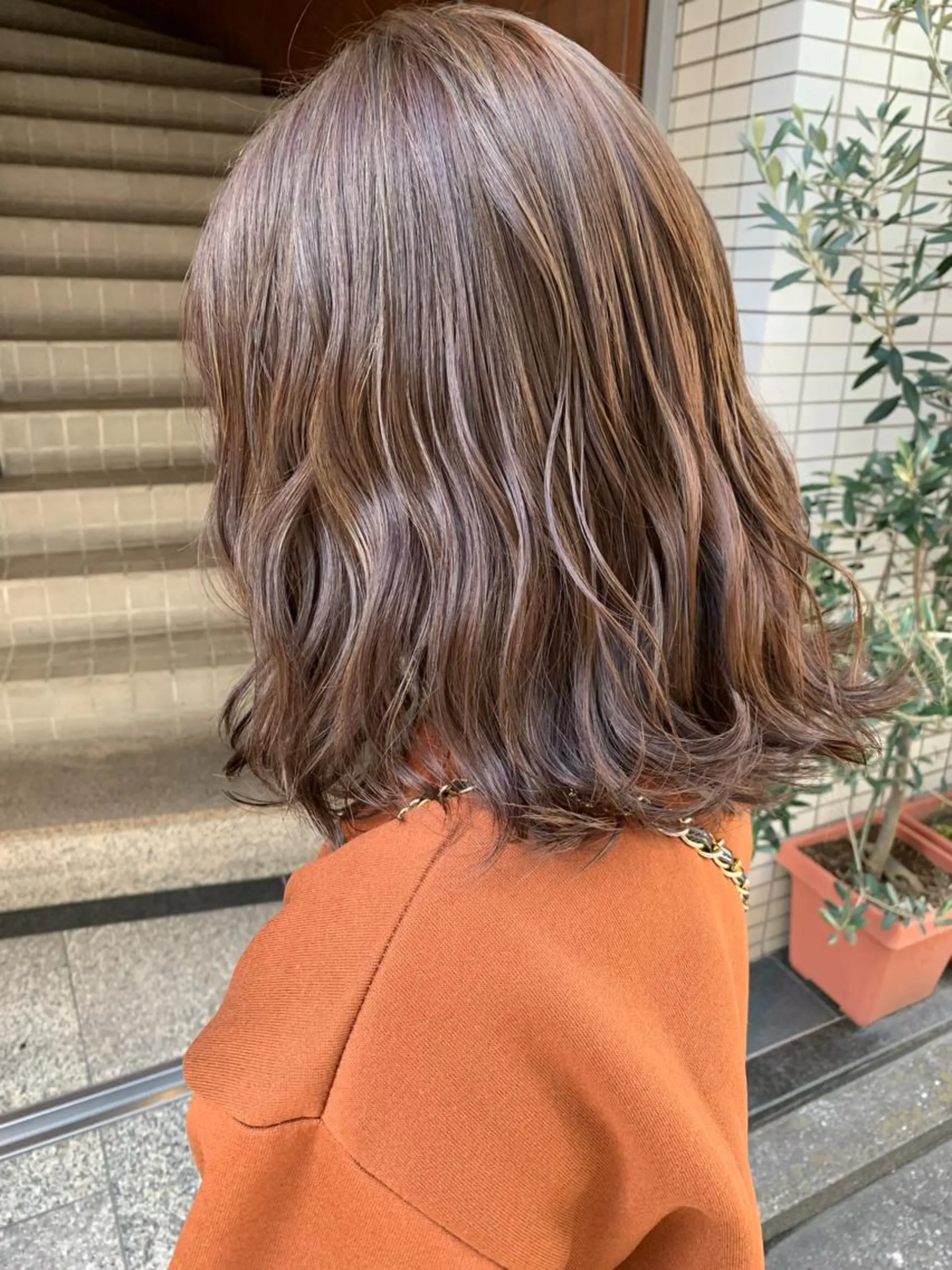 ミディアム カラー ヘアアレンジ ブリーチ ハイライトカラー ハイライト 🫧透明感カラー/ ボブ/小笠原汐海🪽のヘアスタイル