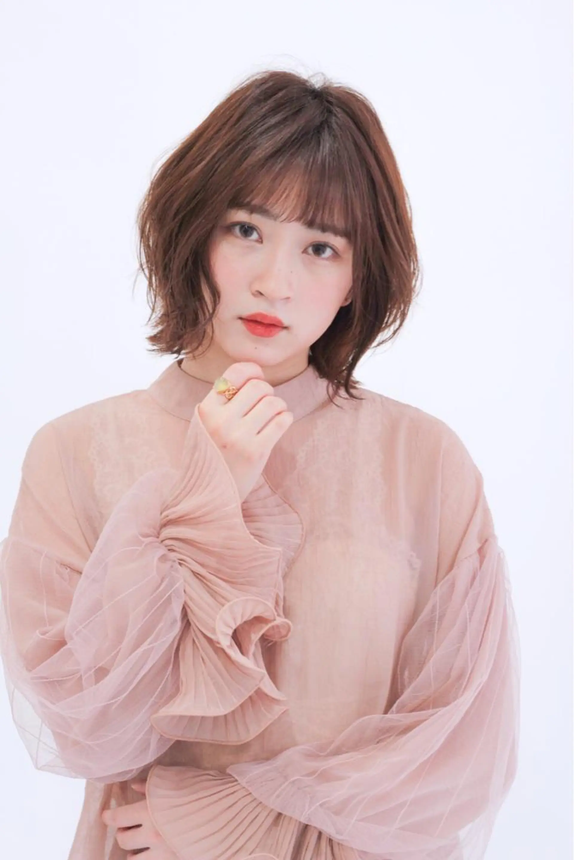 ショート 白髪ぼかしモデル募集 今村理央奈のヘアスタイル