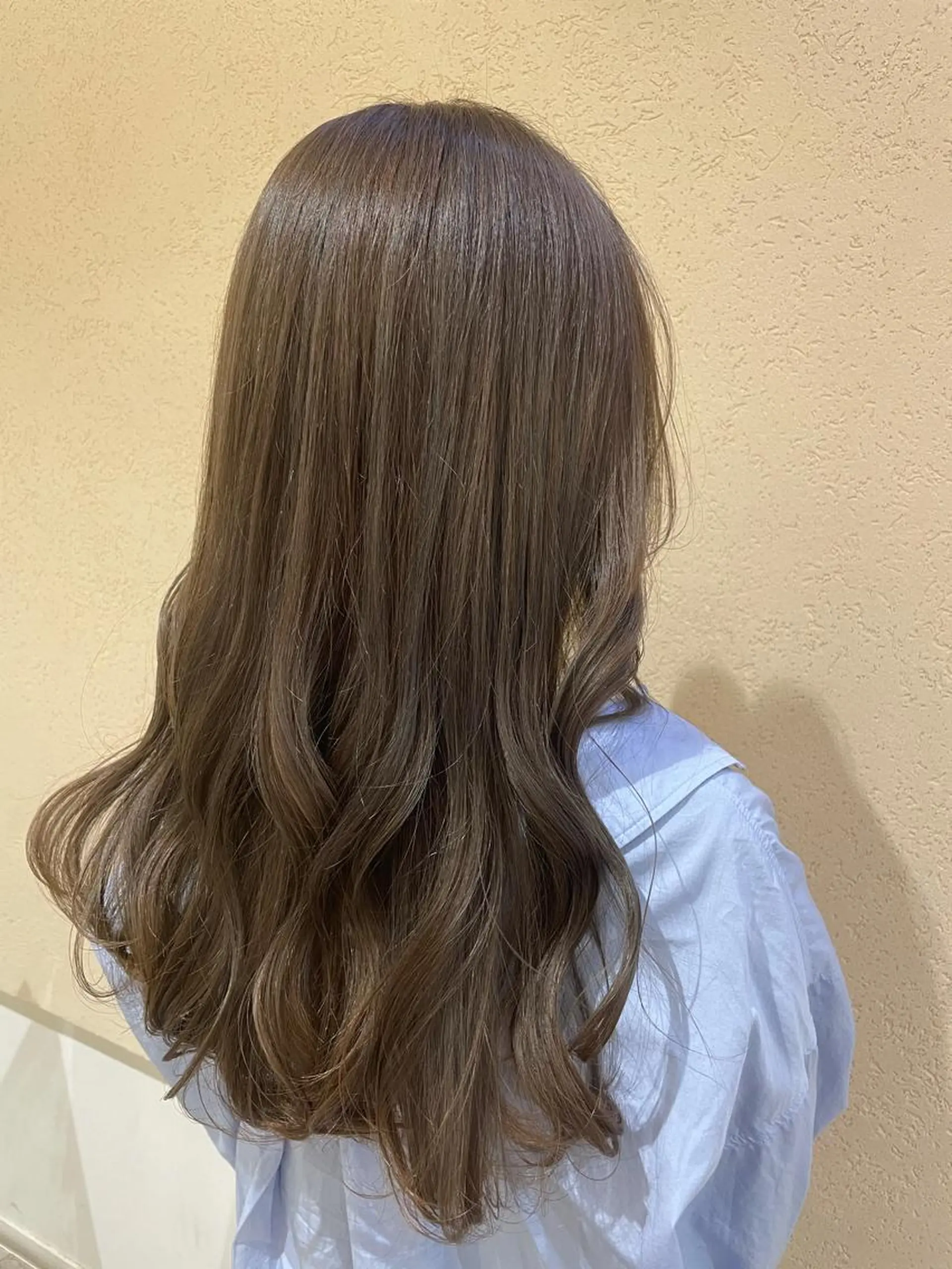 ロング カラー グレージュ ハイライトカラー シアーグレージュ ハイライト シャドールーツ美容師 篠原康太のヘアスタイル