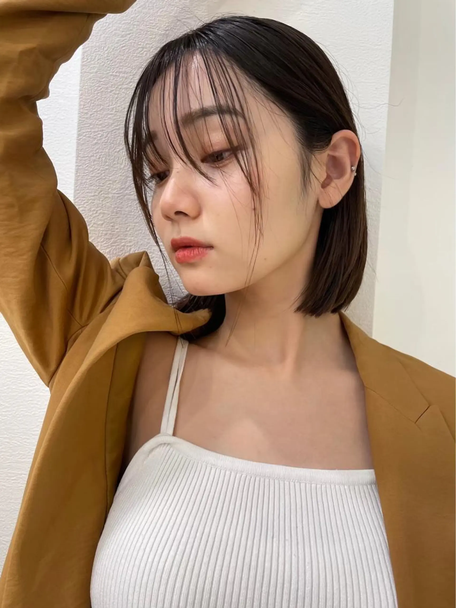 ミディアム レイヤー🤍 ベージュ🤍 聖奈のヘアスタイル