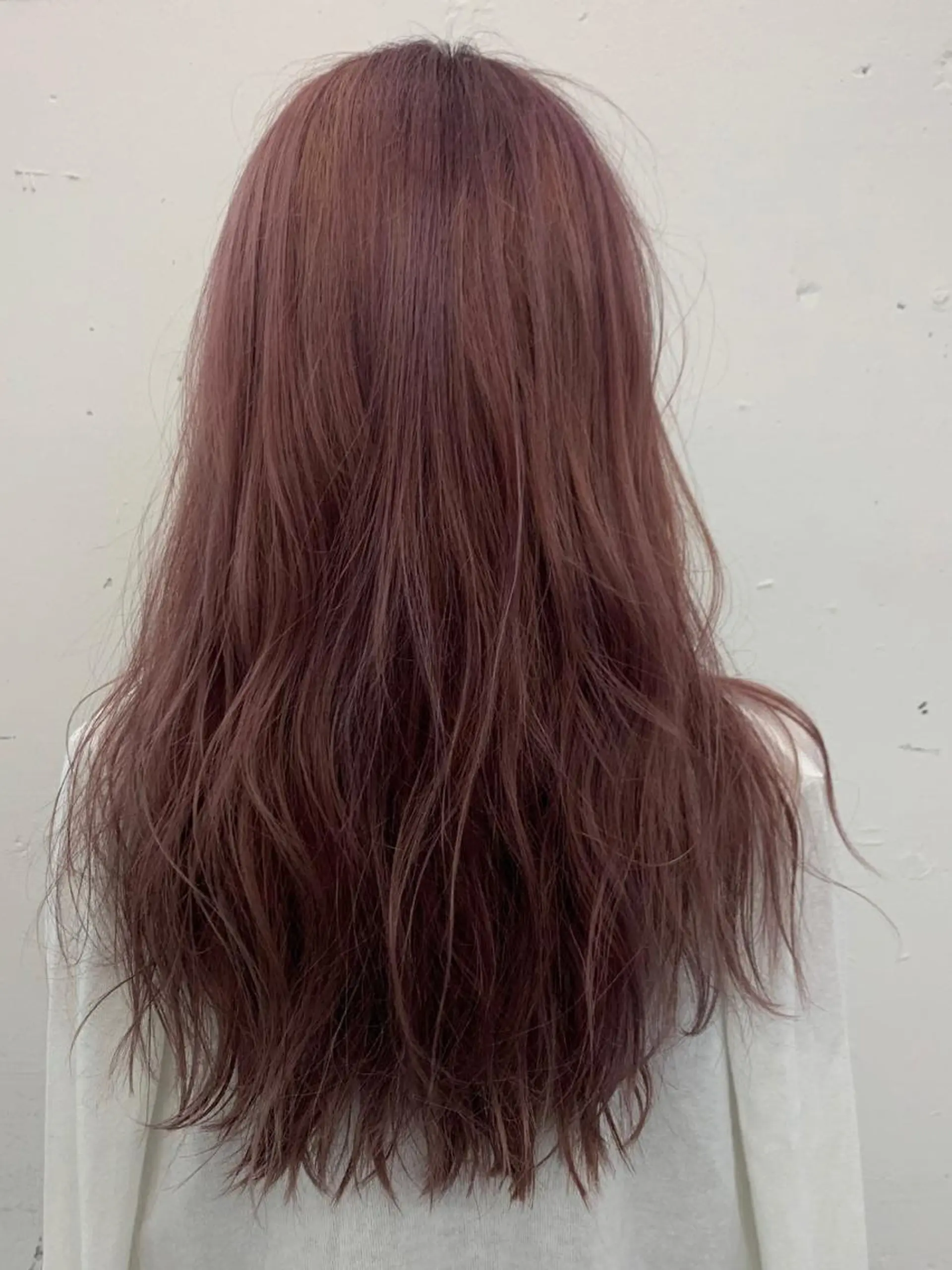 ロング カラー ブリーチ ブラウンカラー ハイトーンカラー ピンクカラー ピンクブラウン ヘアカラー GO TODAY SHAiRE SALON所属・天野 瑠真のヘアスタイル