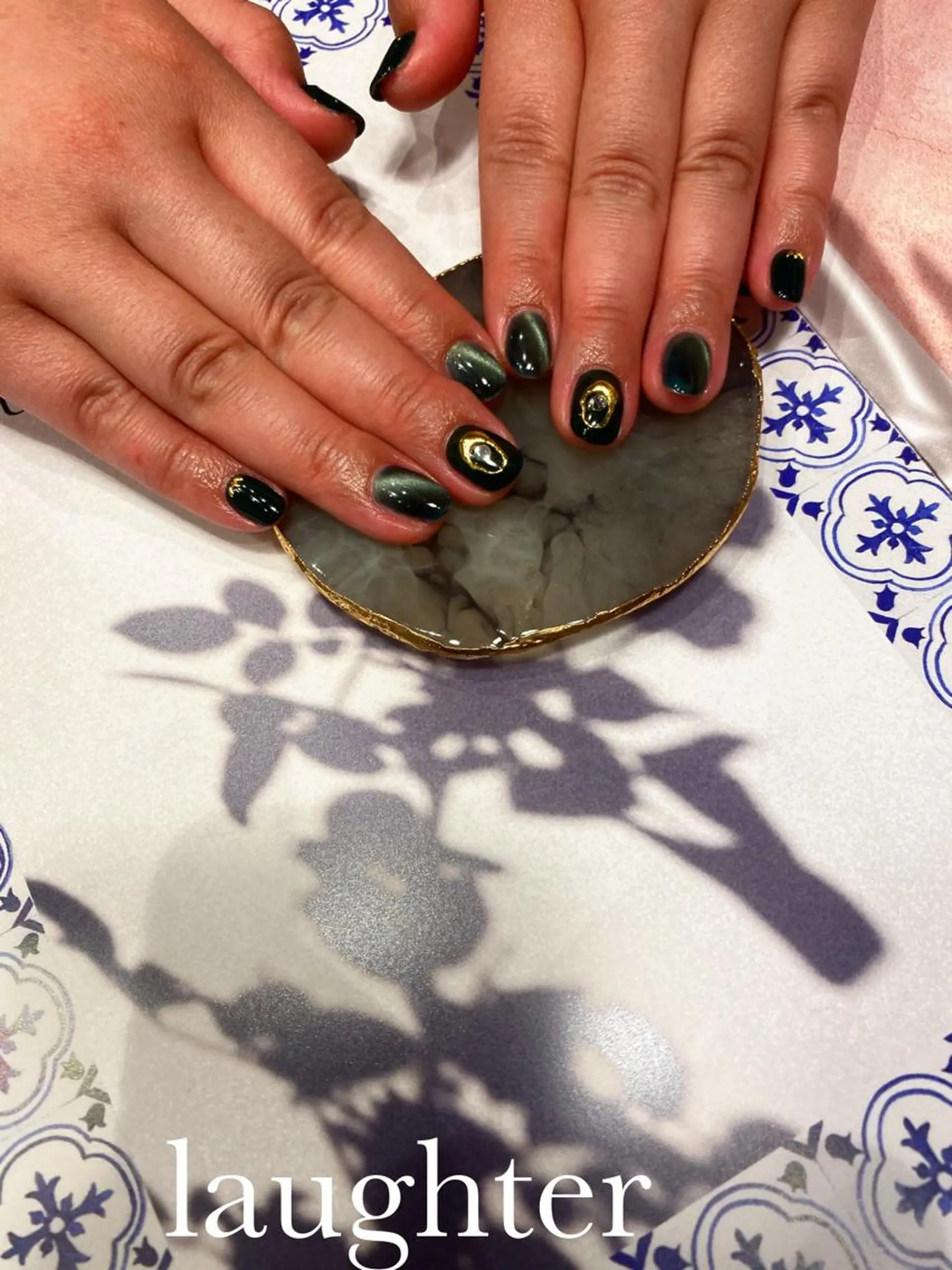 ネイル グリーン マグネットネイル ハンドネイル laughter nailのネイルデザイン