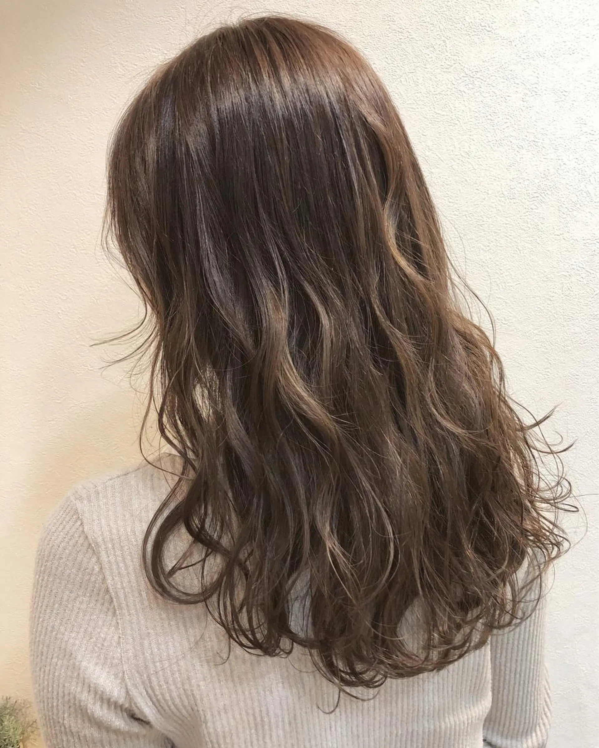 ロング カラー ベージュカラー 透明感カラー パープルカラー hair salon Ranun髪質改善のヘアスタイル