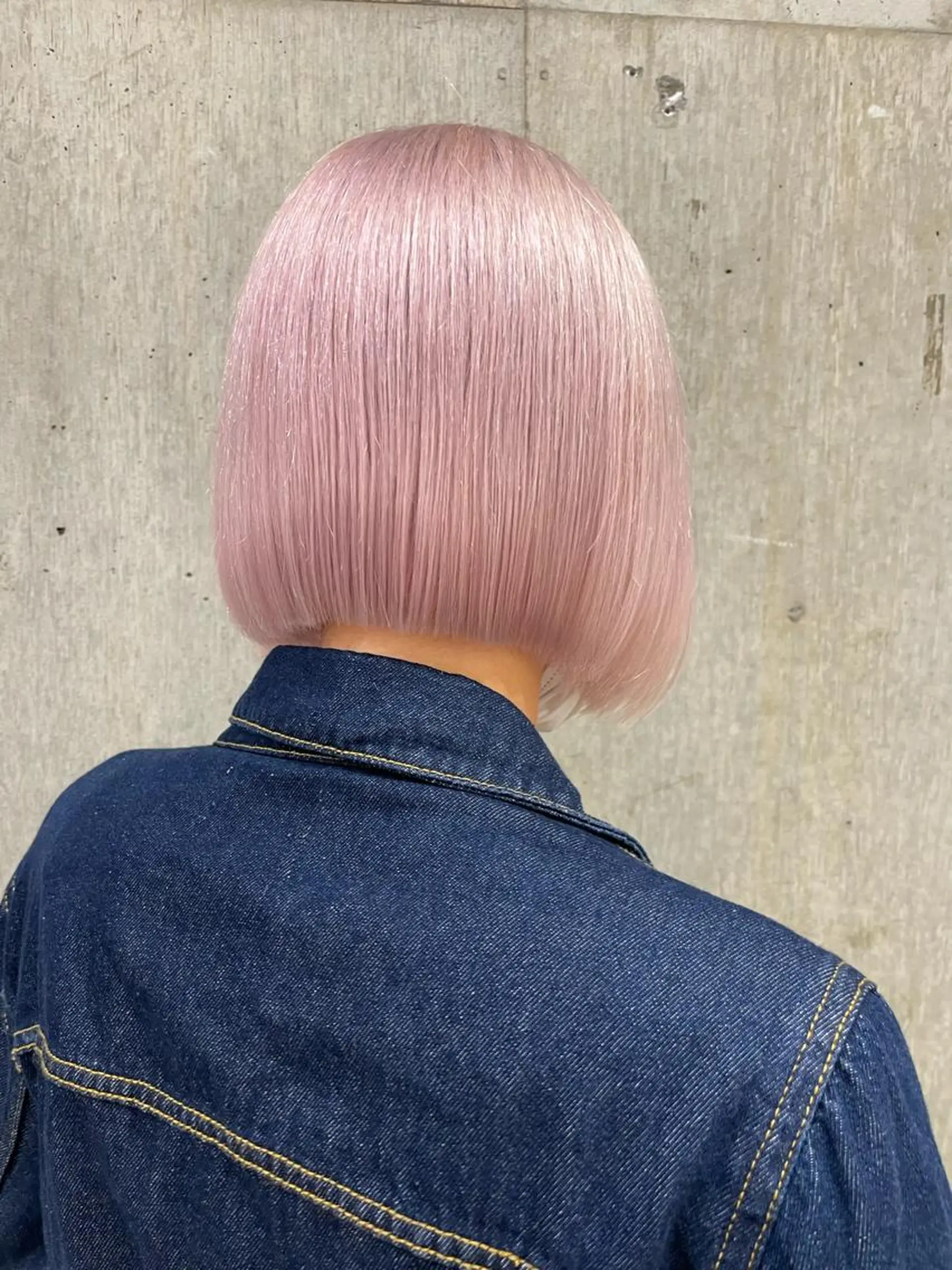 ショート カラー ネイル マツエク・マツパ アイブロウ ⭐ハイトーンブリーチ ミルクティーピンクのヘアスタイル