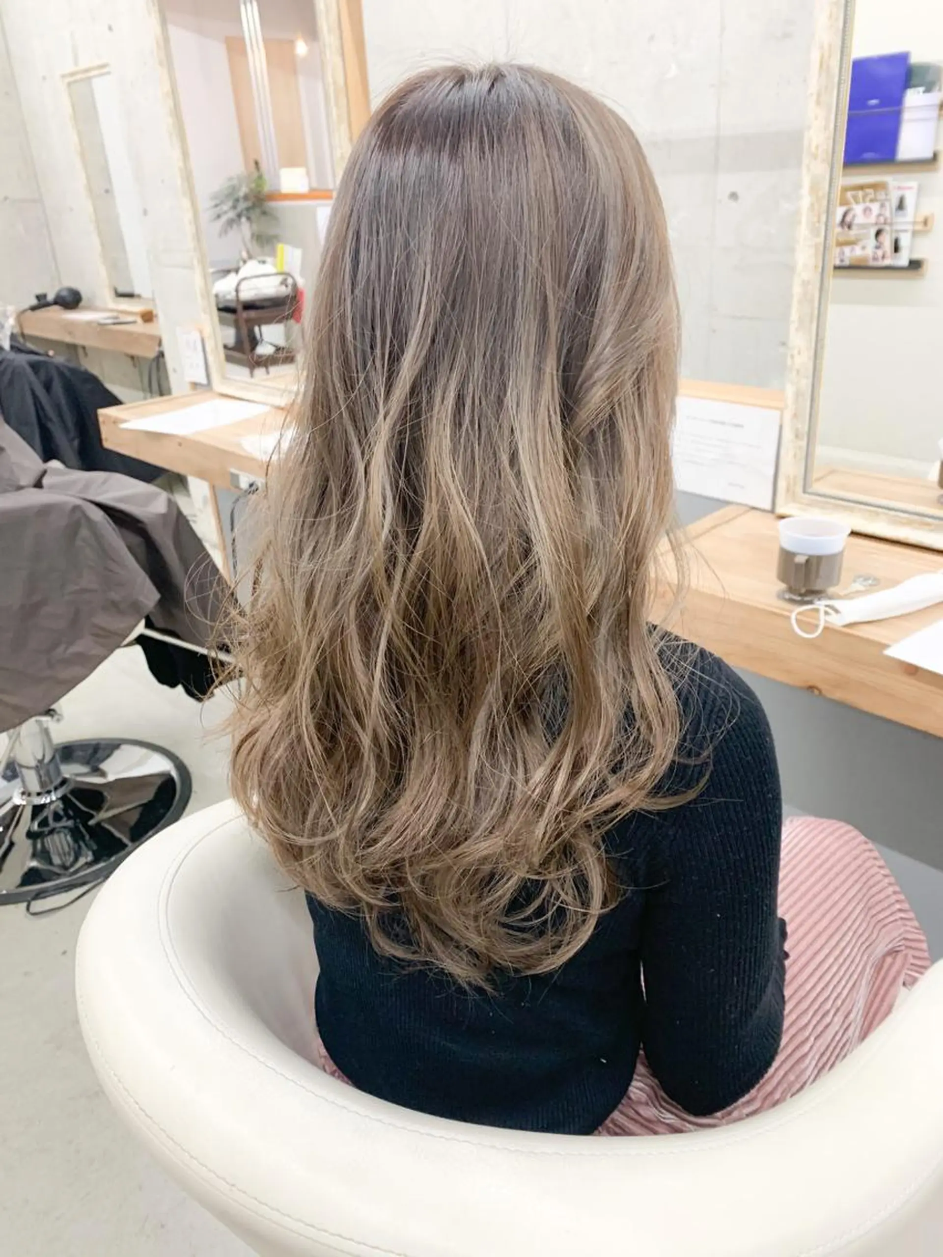 ロング アッシュ ボブ 斜めバング 外国人風カラー 伸ばしかけ 角床直哉 カラーカットNO 1のヘアスタイル