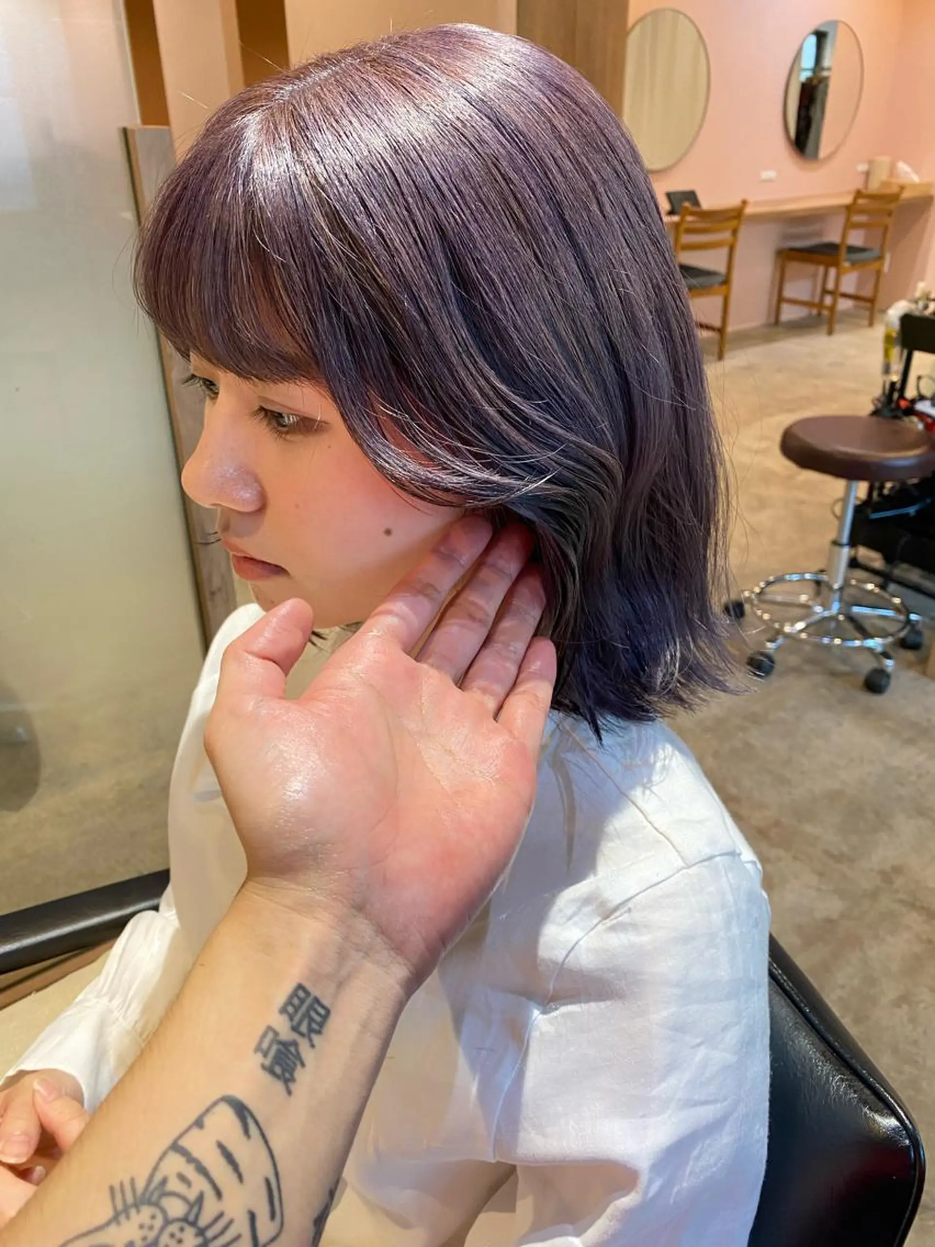 ショート カラー ブリーチ ラベンダーカラー LATTE  渋谷所属・♡レイヤーカット れお♡のヘアスタイル