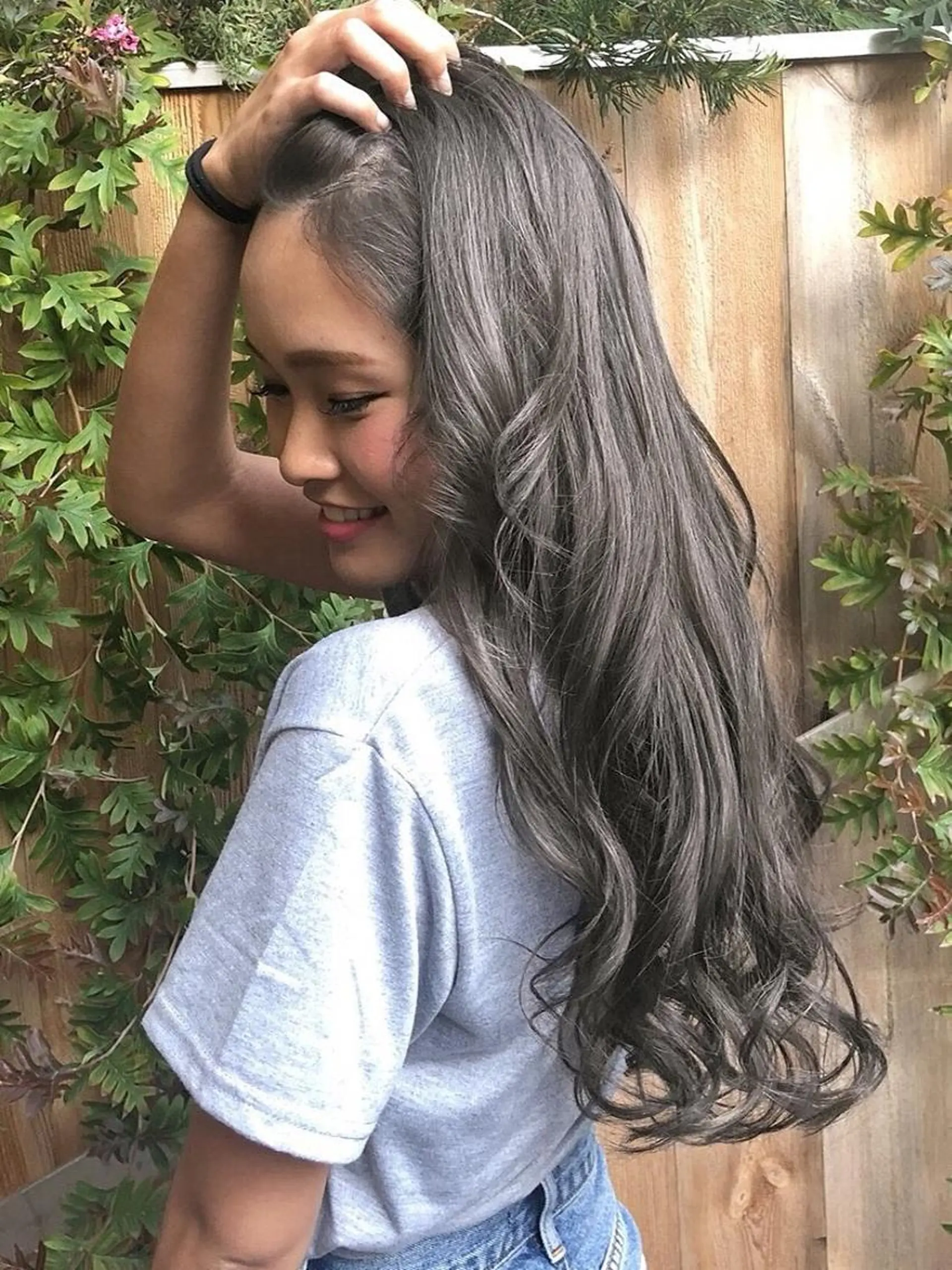 ロング カラー ヘアアレンジ Device ディバイスのヘアスタイル