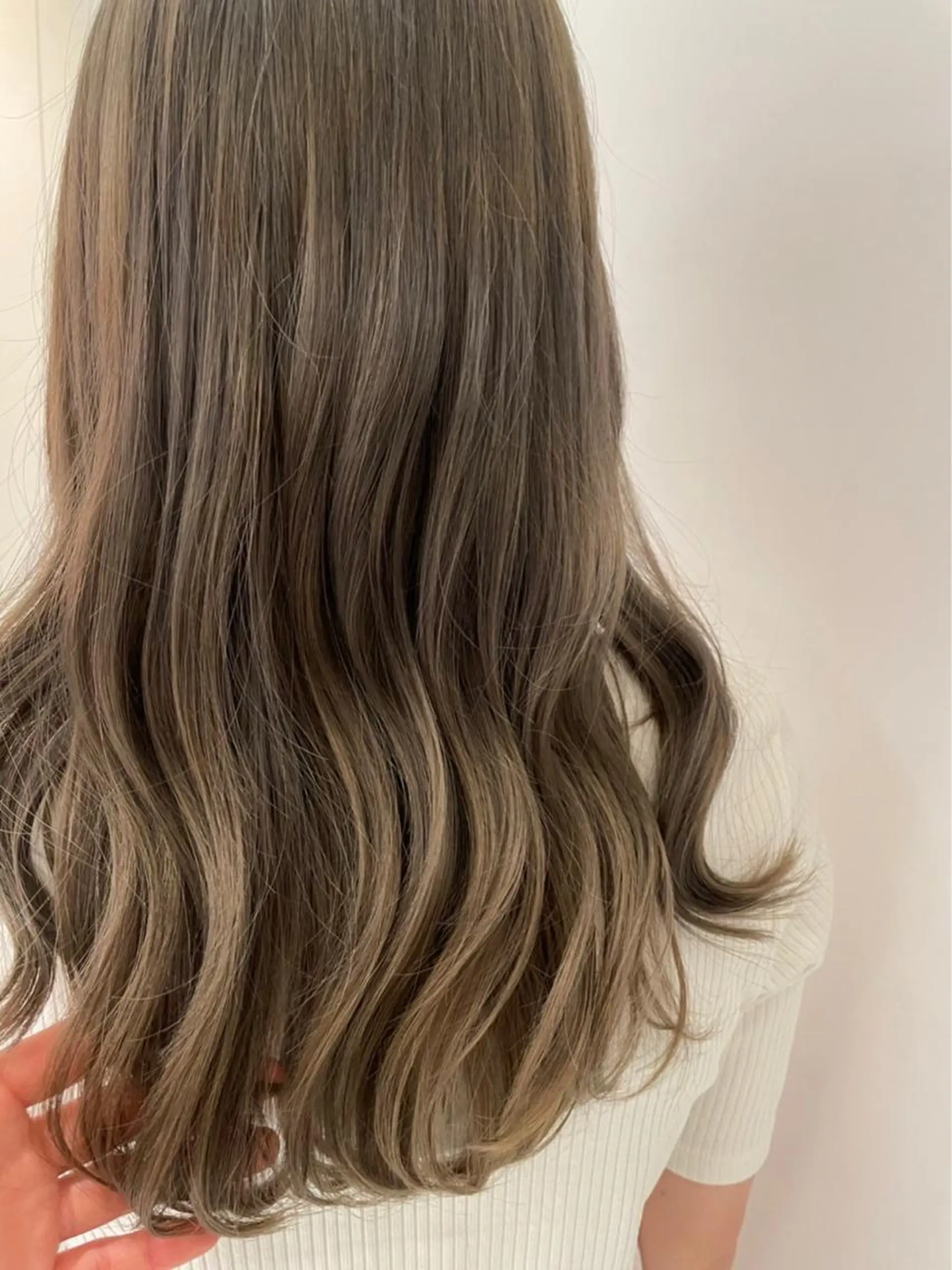 ロング ロング トリートメント カット 波巻きウェーブ 韓国風パーマ 纐纈のヘアスタイル