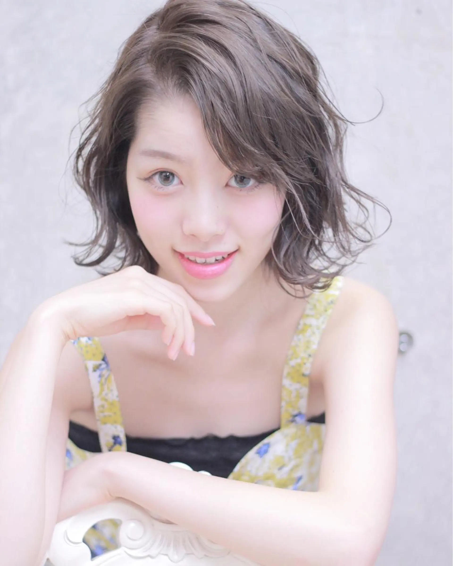 ミディアム カラー グレージュ ボブ cachecache所属・及川 光のヘアスタイル