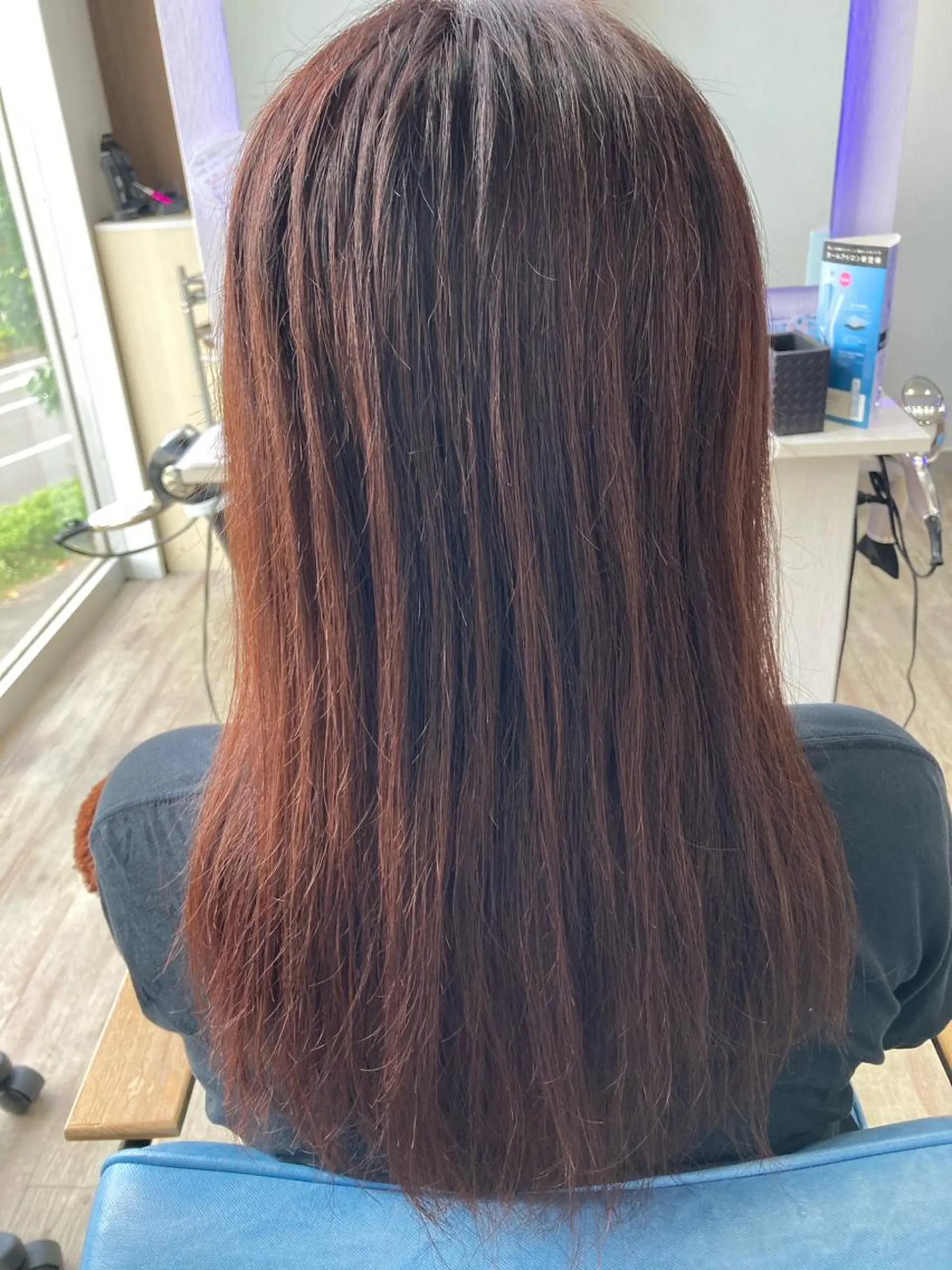 セミロング カラー 大谷 亜依のヘアスタイル