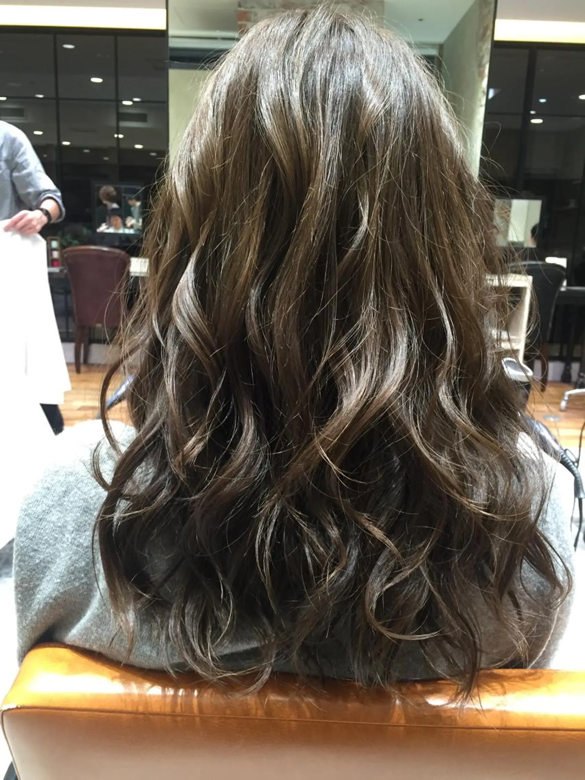 ショート ミディアム セミロング ロング カラー パーマ ヘアアレンジ イルミナカラー Soleria /ソレリア所属・メンズカットのプロ 田中慎一のヘアスタイル