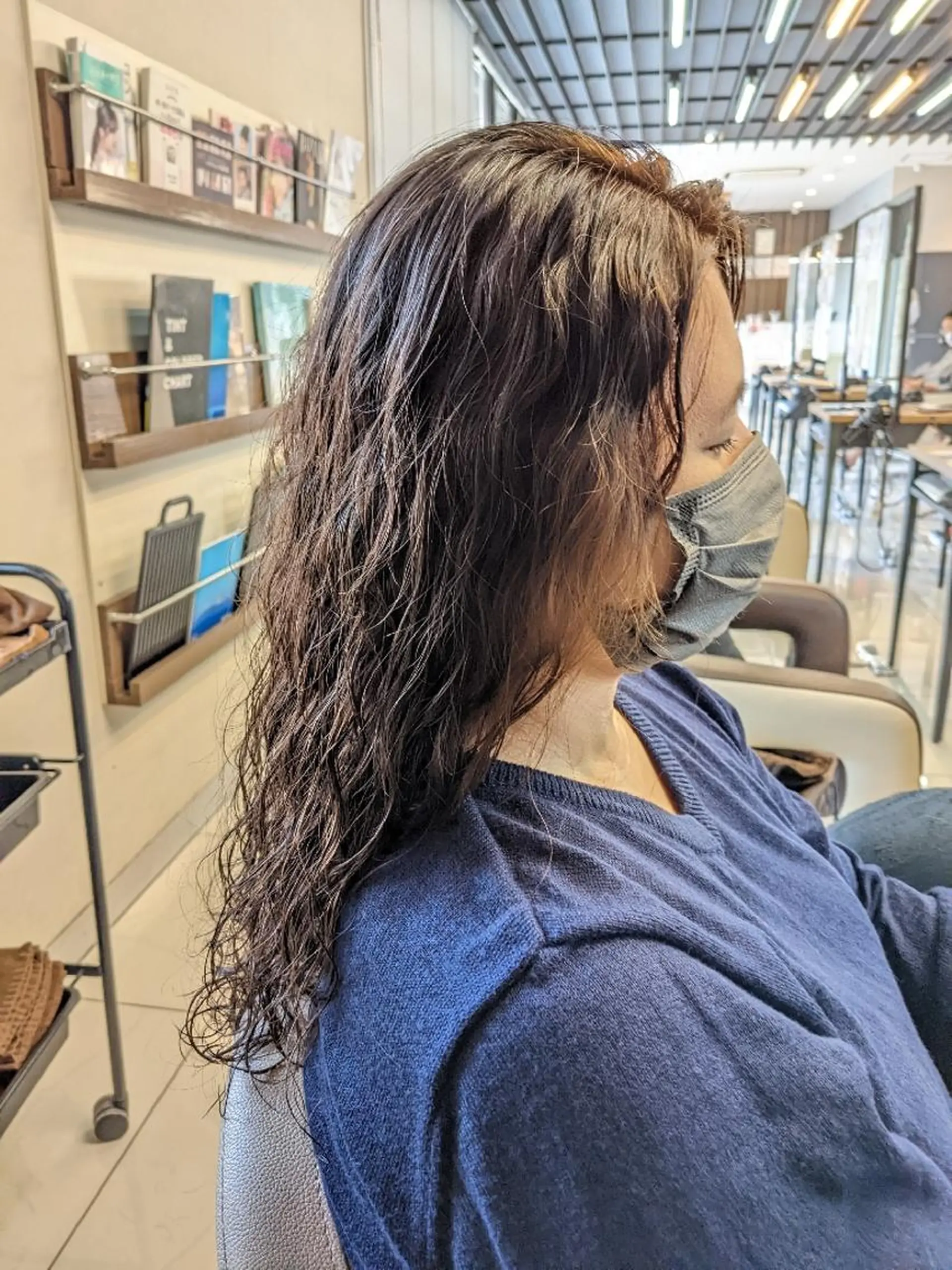 ロング カット パーマ 小嶺 麗華のヘアスタイル