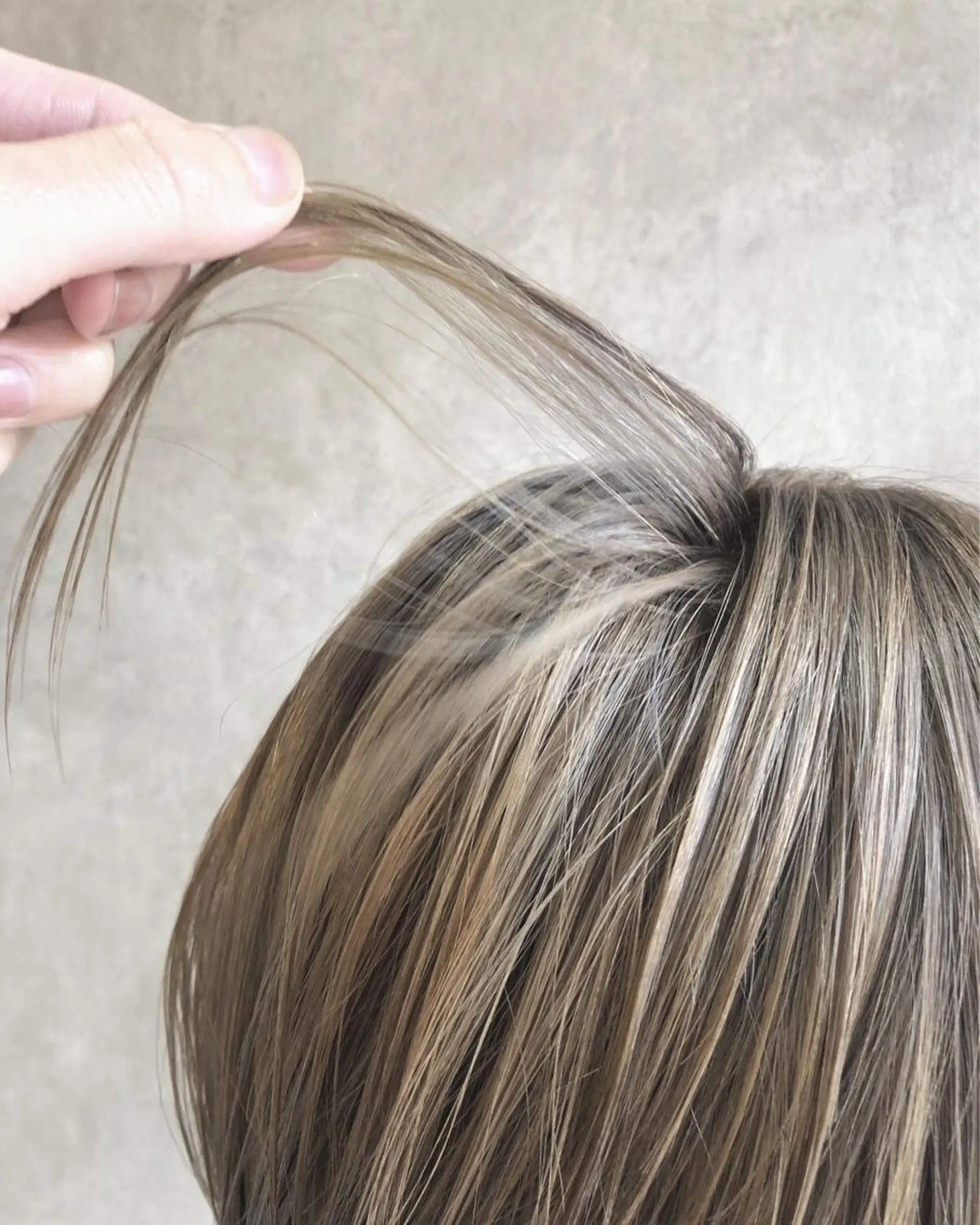 ショート カラー 顔周りレイヤー/韓国 ブリーチminamiのヘアスタイル