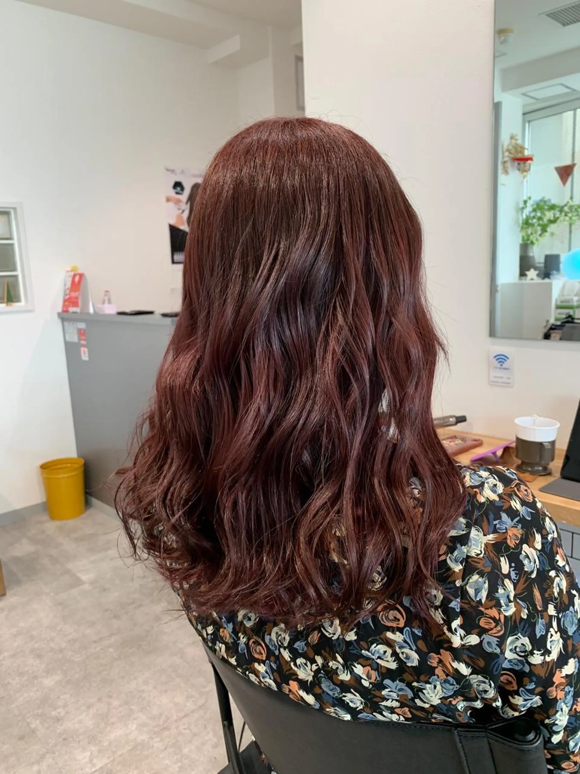 セミロング カラー アッシュ バレイヤージュ ベージュカラー ブロンド ブルーカラー レイヤーカット/ 艶カラー/RYOMAのヘアスタイル