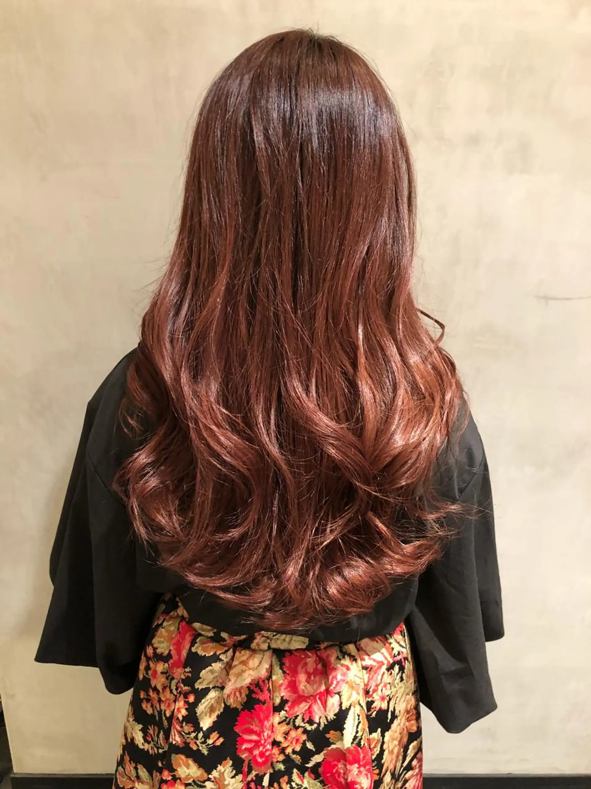 ミディアム カラー パーマ ブラウンカラー レッドカラー レッドブラウン ヘアカラー トリートメント 大西 直人のヘアスタイル