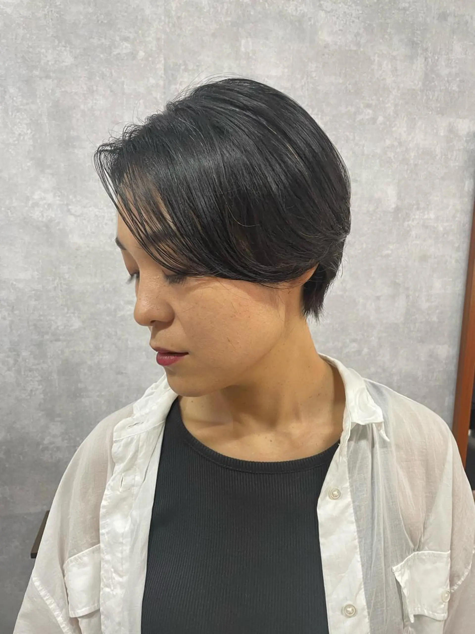 ショート 切りっぱなしボブ ショートボブ ハンサムショート 丸みショート アッシュ C’LD hair  produce /シールドヘア所属・モテ髪/ボブ/ショー ト/アダチフウトのヘアスタイル