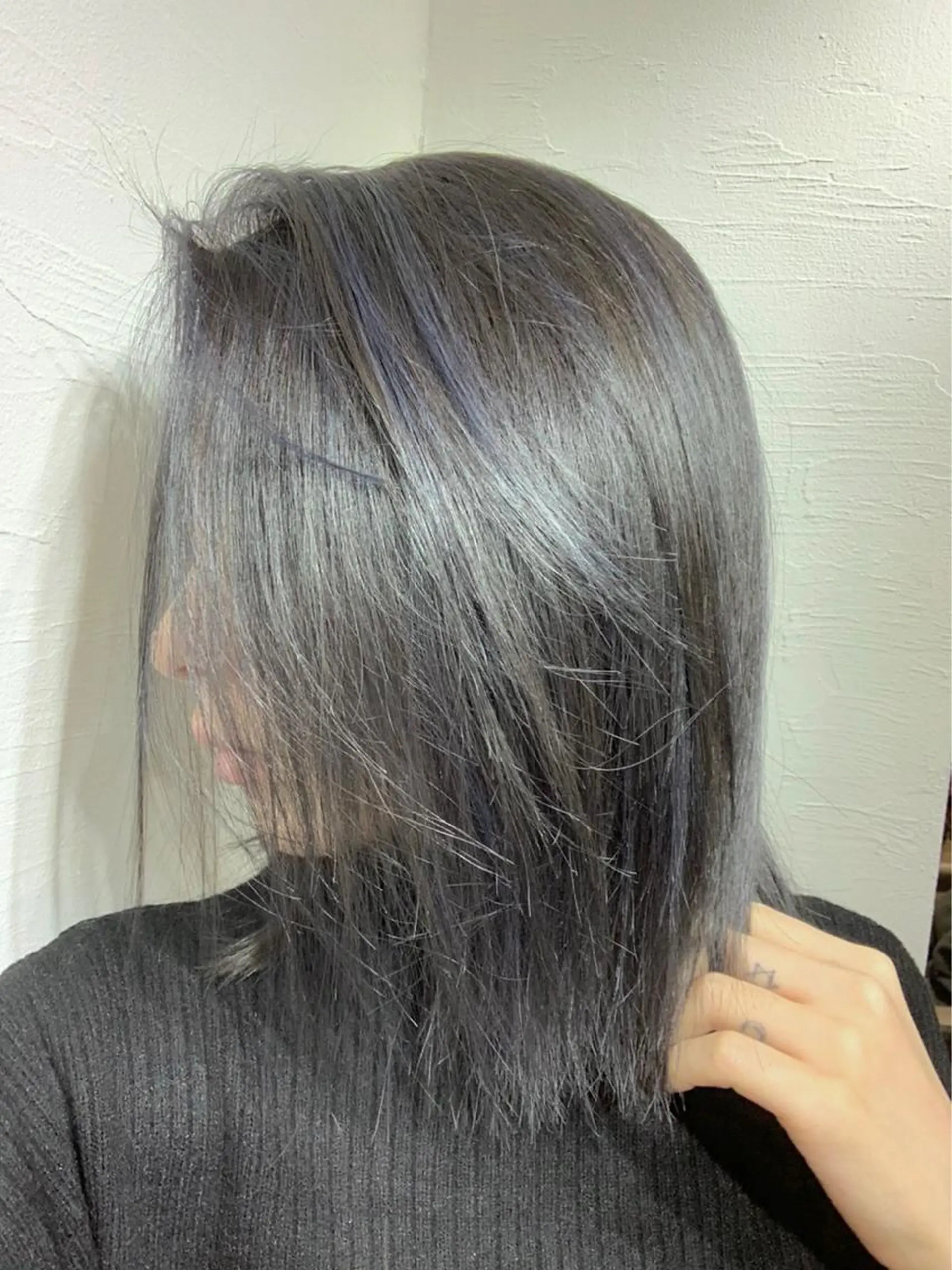 ミディアム カラー アッシュ ブリーチ ブルーカラー ハイライトカラー ハイライト カット ヘアカラー トリートメント eyl〜エイル〜所属・💎赤み消しカラー 特化型デザイナー💎のヘアスタイル