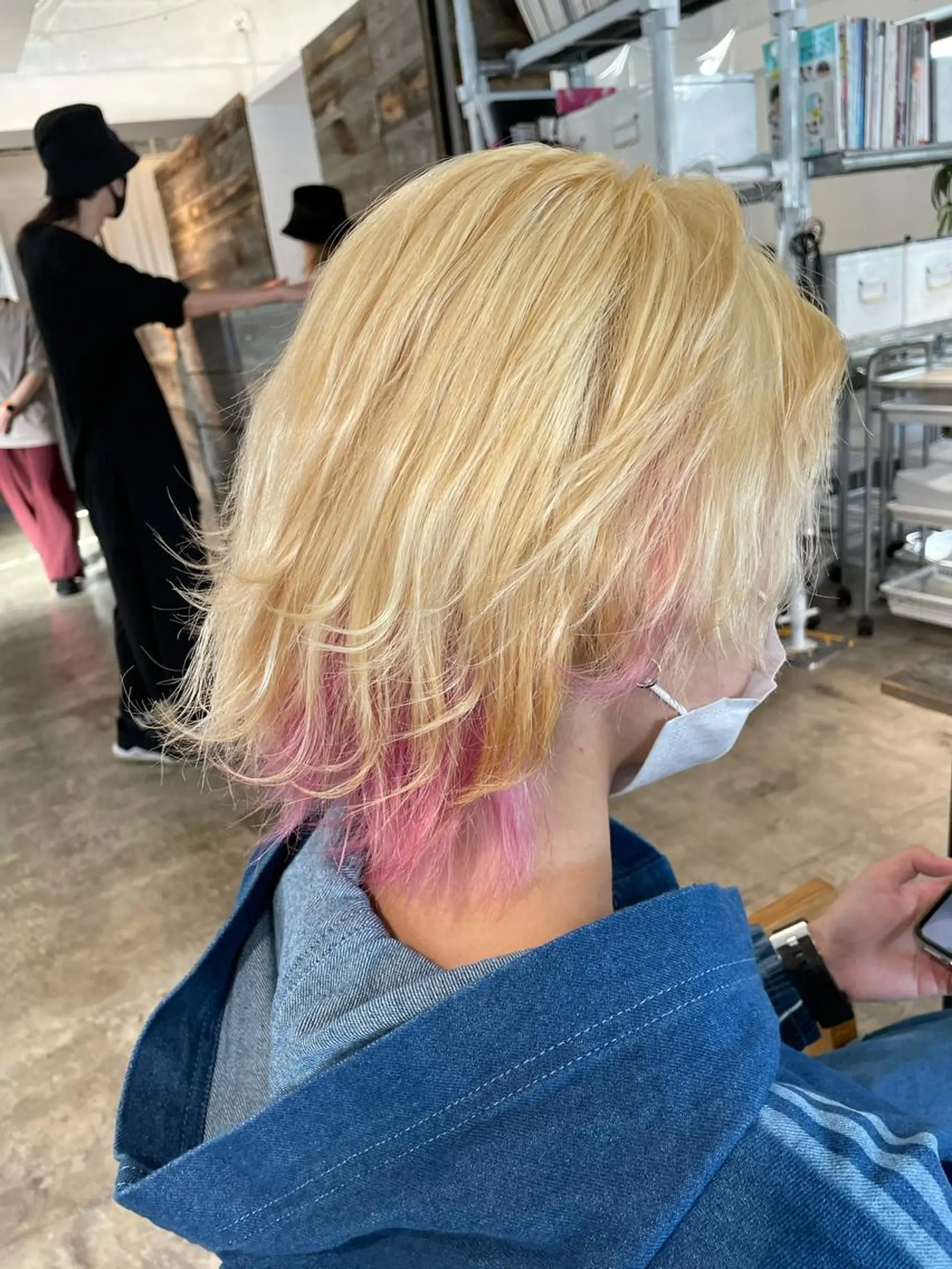 ミディアム カラー インナーカラー ピンクカラー ヘアカラー トリートメント ハイトーン/レイヤー /ケアブリーチ石川治のヘアスタイル