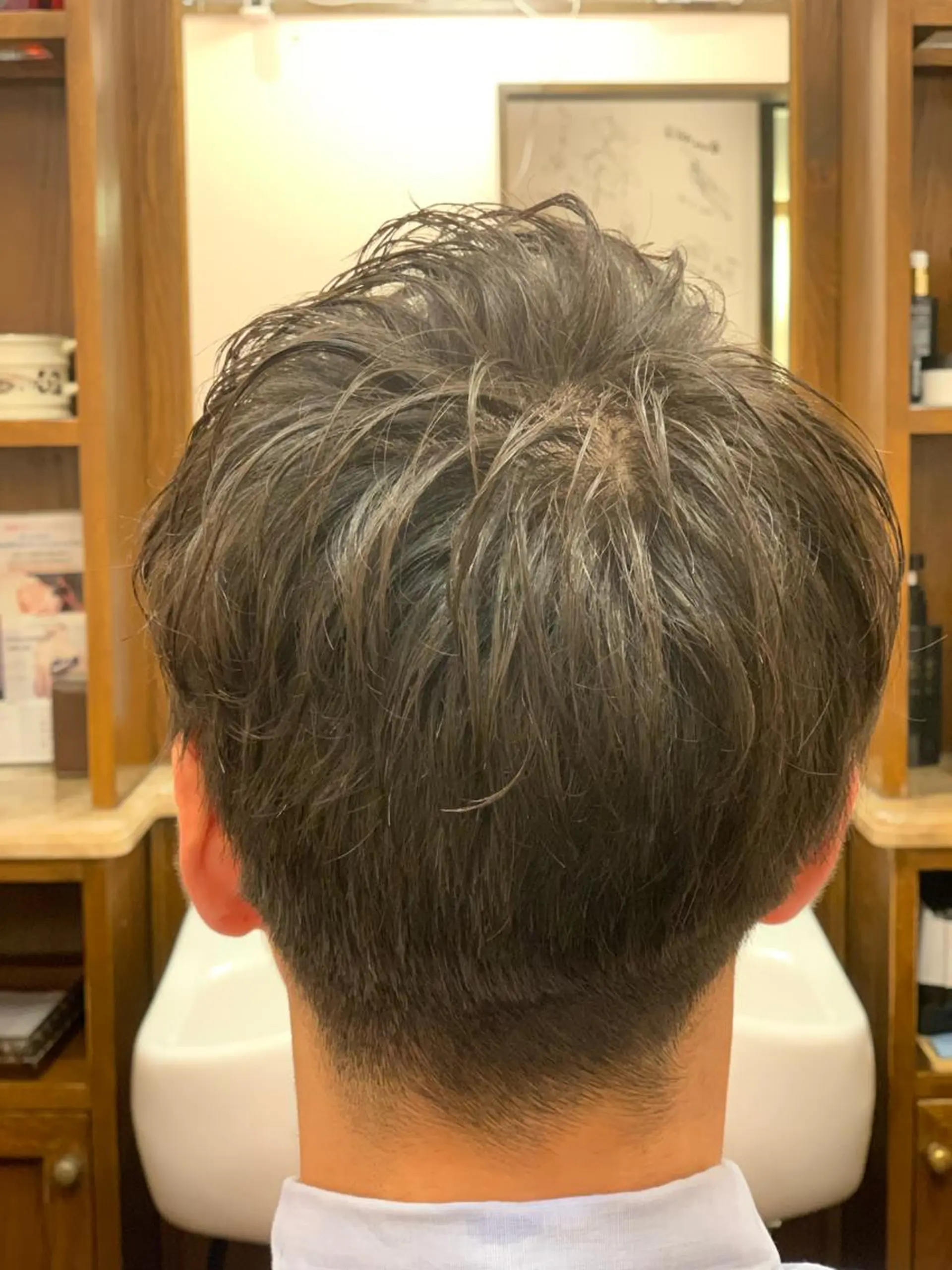 ミディアム HIRO銀座　バーバーショップ丸の内所属・ヒロ銀座 林のヘアスタイル