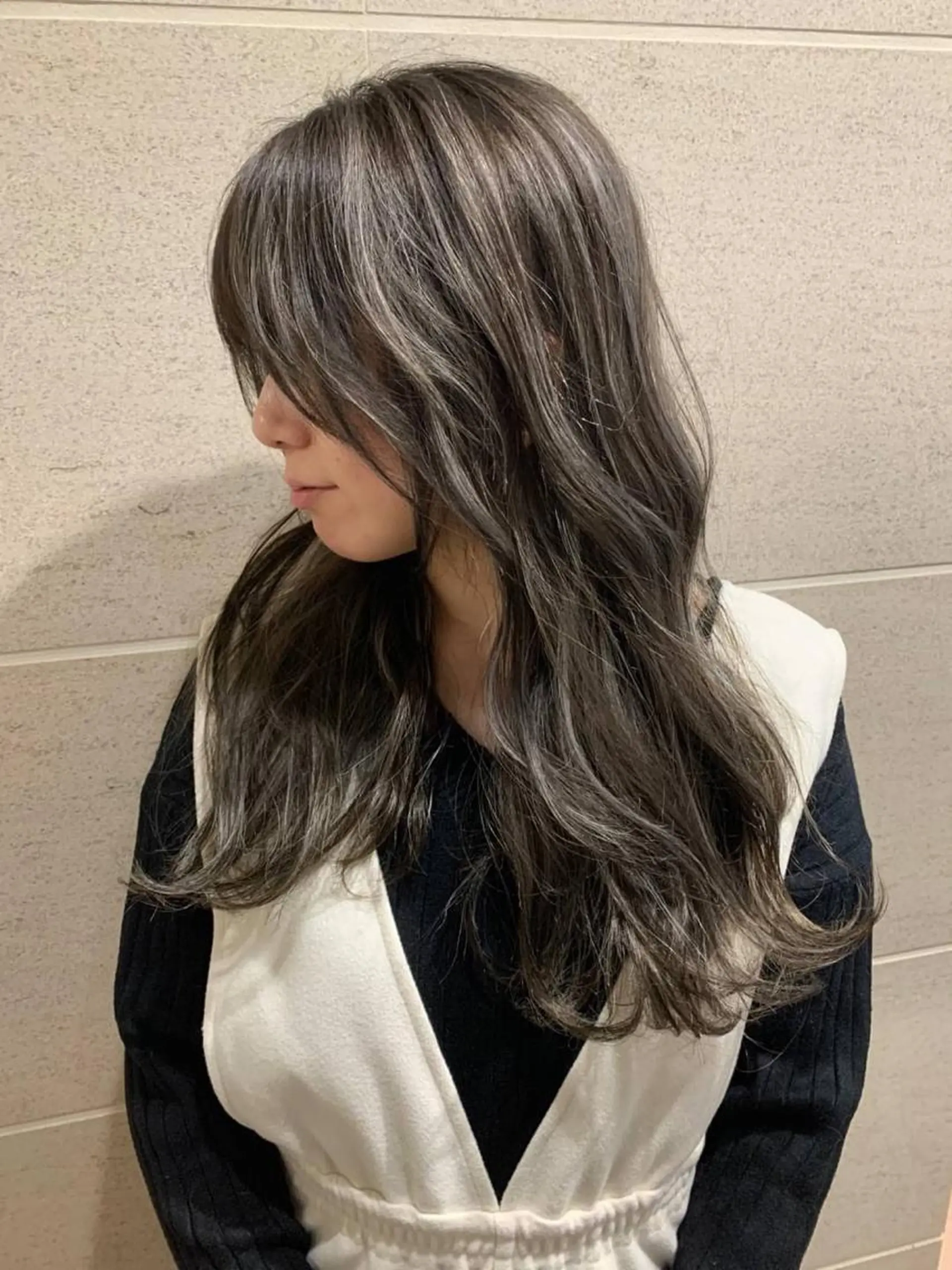 ロング ハイライト ヘアカラー トリートメント カラーなら川嶋宏旭✨ salonLEPIAのヘアスタイル