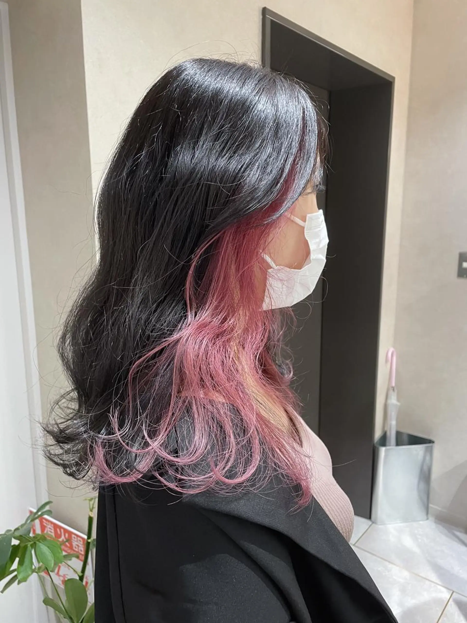 ロング カラー アッシュ アッシュグレー ブリーチ インナーカラー ピンクカラー _WHITE 天神店 YUMEKA🐻のヘアスタイル