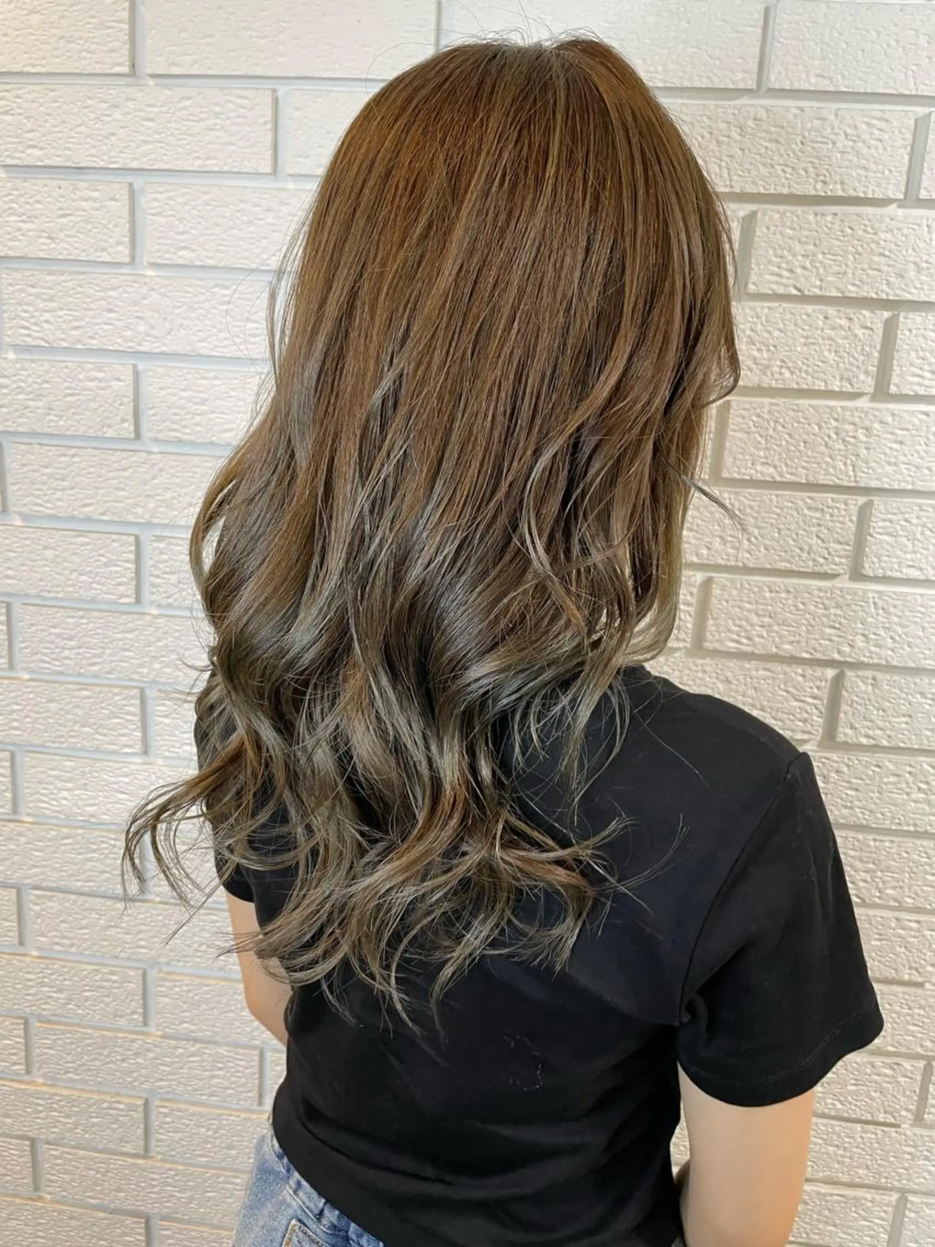 ロング カラー ベージュカラー 透明感カラー ハイトーンカラー オリーブベージュ ニュアンスデザイン✄ YOU♡のヘアスタイル