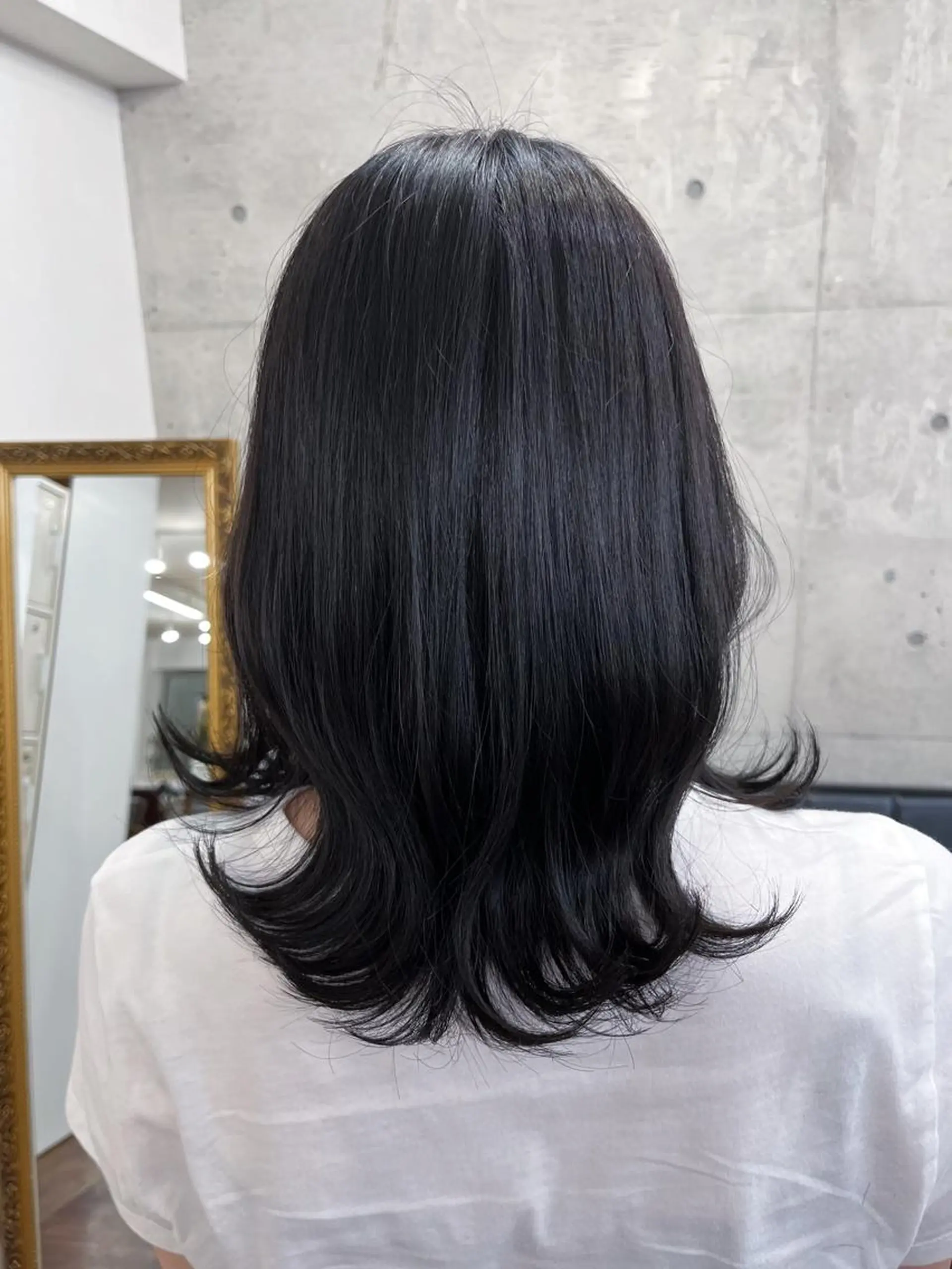 ミディアム カラー アッシュ ブルーカラー ブルーアッシュ カット ヘアカラー トリートメント MeL 横浜/ ＭＩＨＯのヘアスタイル