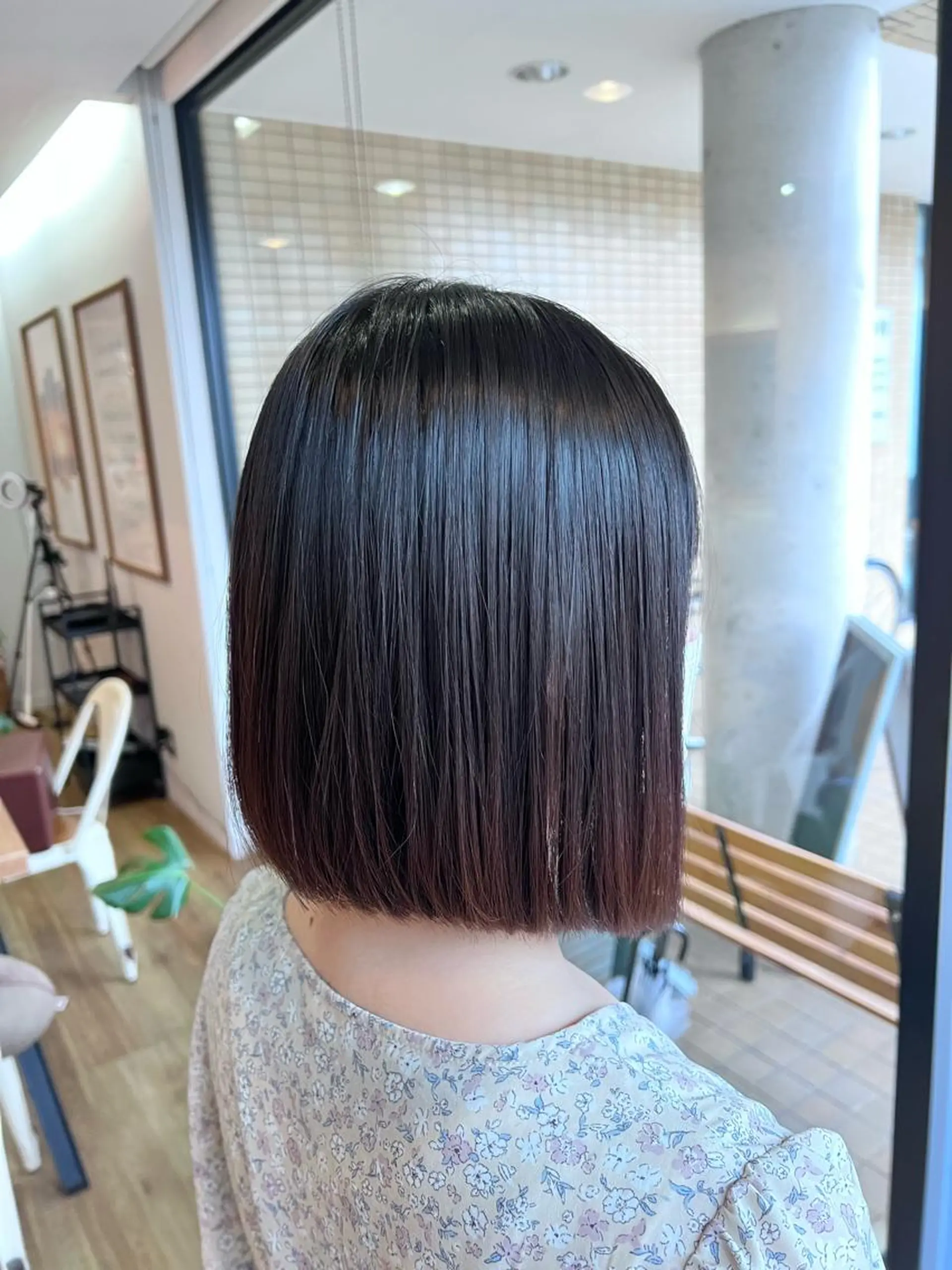 ミディアム 縮毛矯正 ツキダテ ユイのヘアスタイル