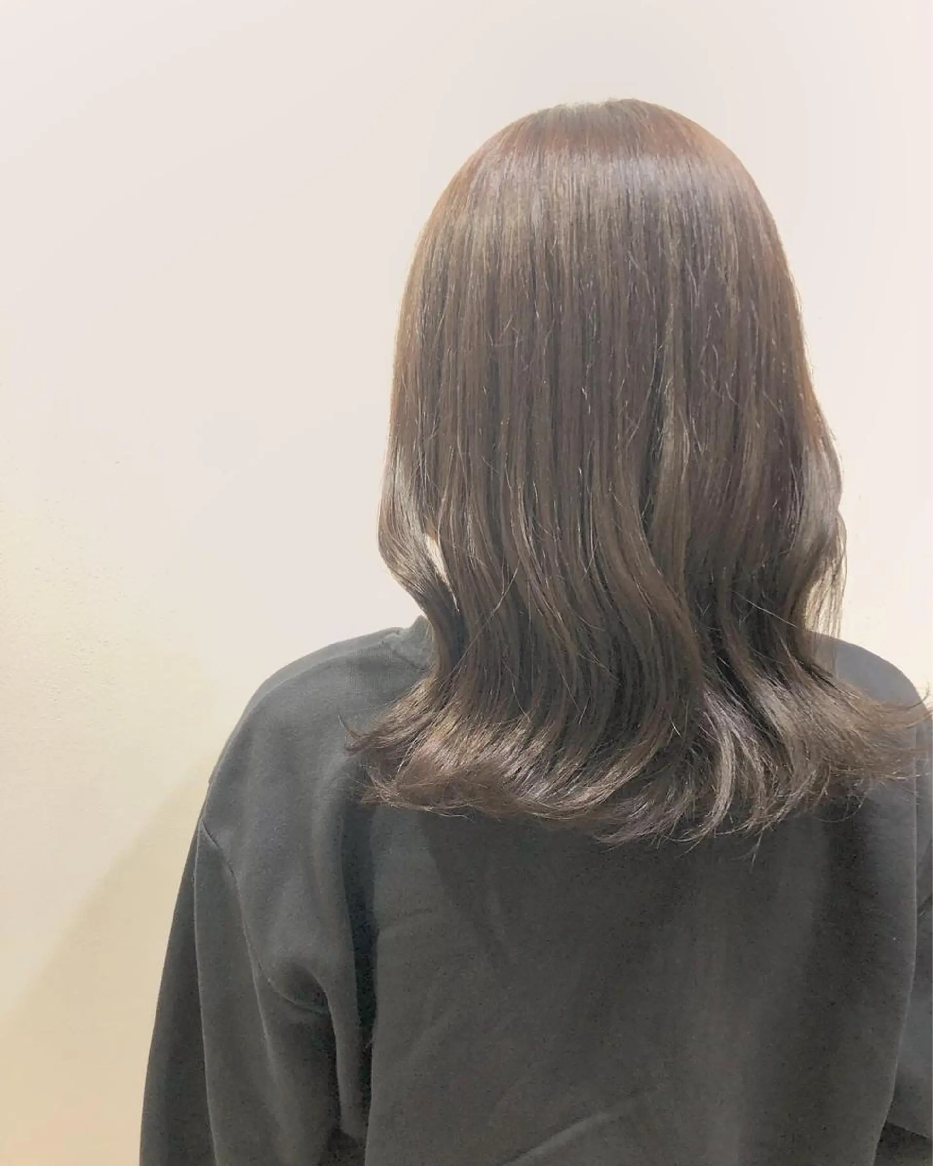 ミディアム カラー ブリーチ グレージュ ブリーチなしカラー 顔まわり職人🇰🇷 韓国ヘア/KAITOのヘアスタイル