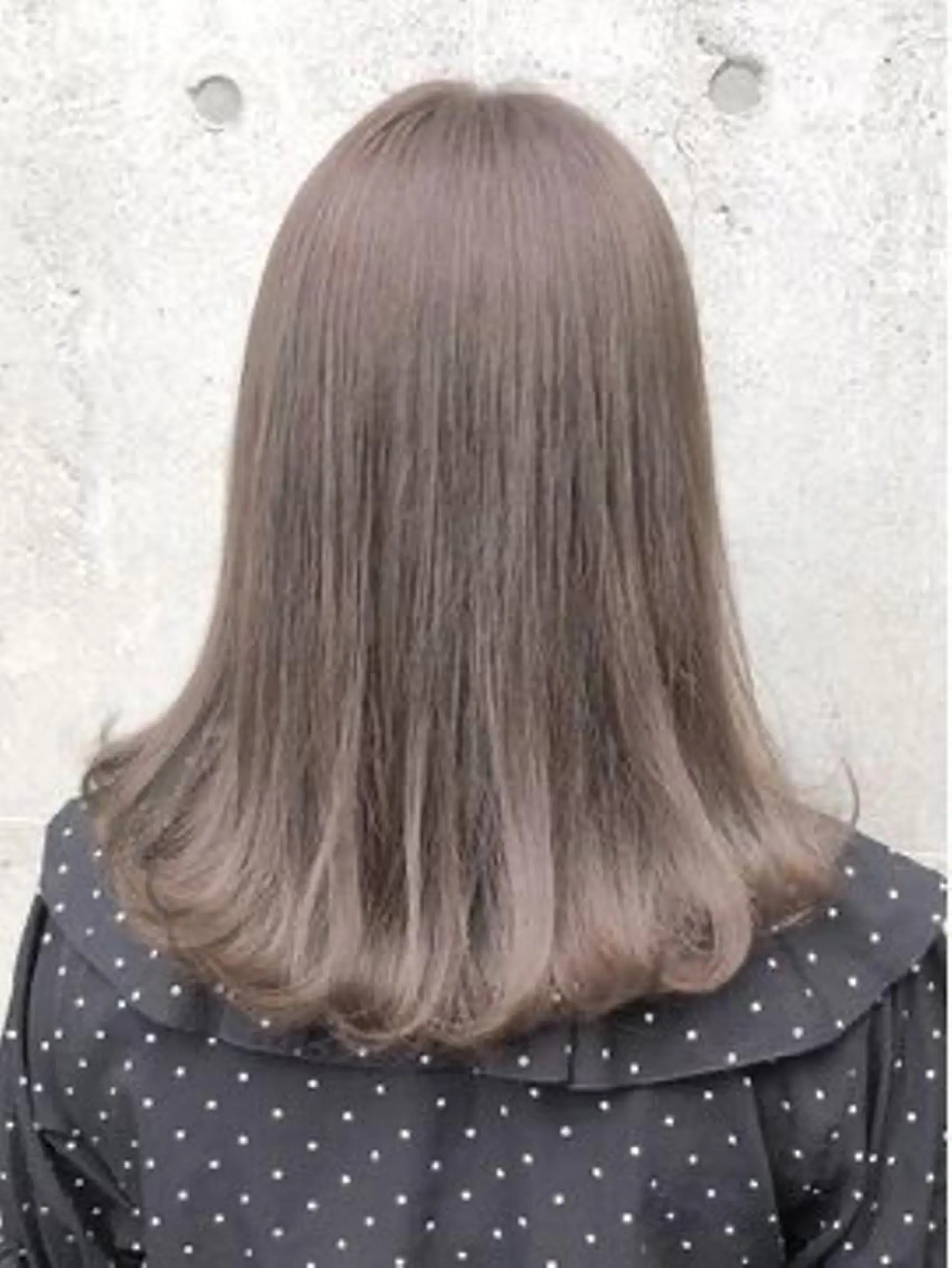 セミロング カラー Helm所属・久次米 智人のヘアスタイル