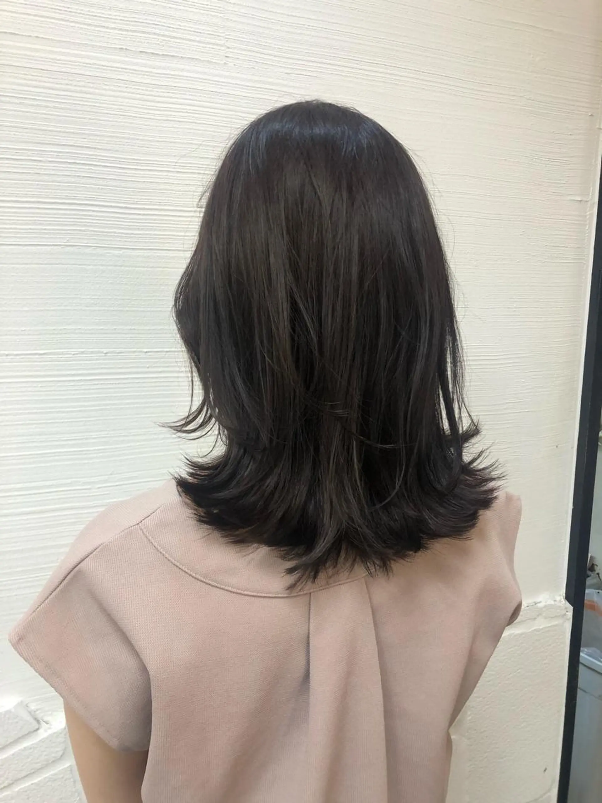 ミディアム カラー グレージュ ラベンダーカラー ラベンダーグレージュ ラベンダーグレー くびれヘア カット ヘアカラー トリートメント ボブ/縮毛矯正/ レイヤー/塚田のヘアスタイル
