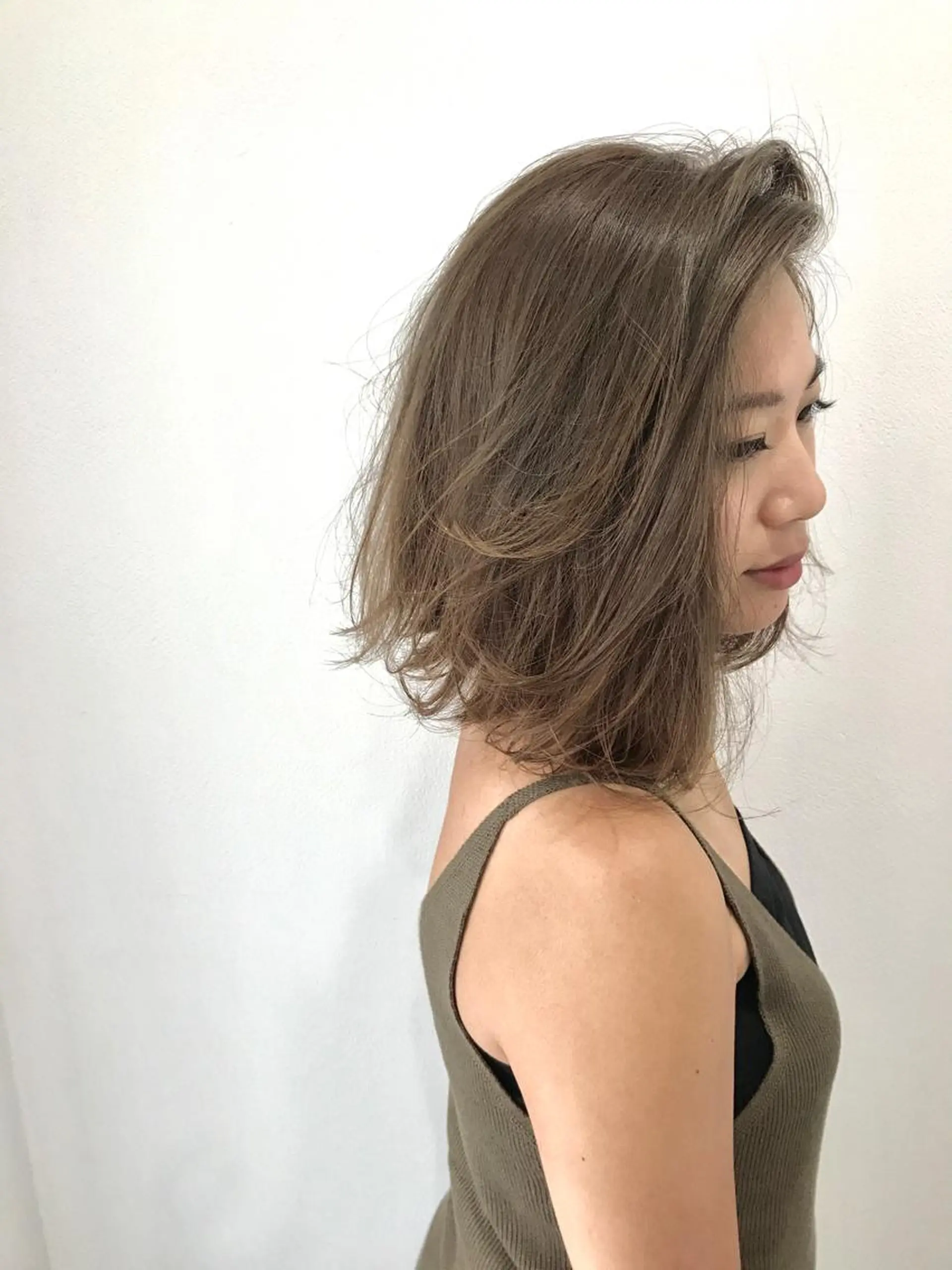 ショート カラー グレージュ addict所属・井坂 弘人のヘアスタイル