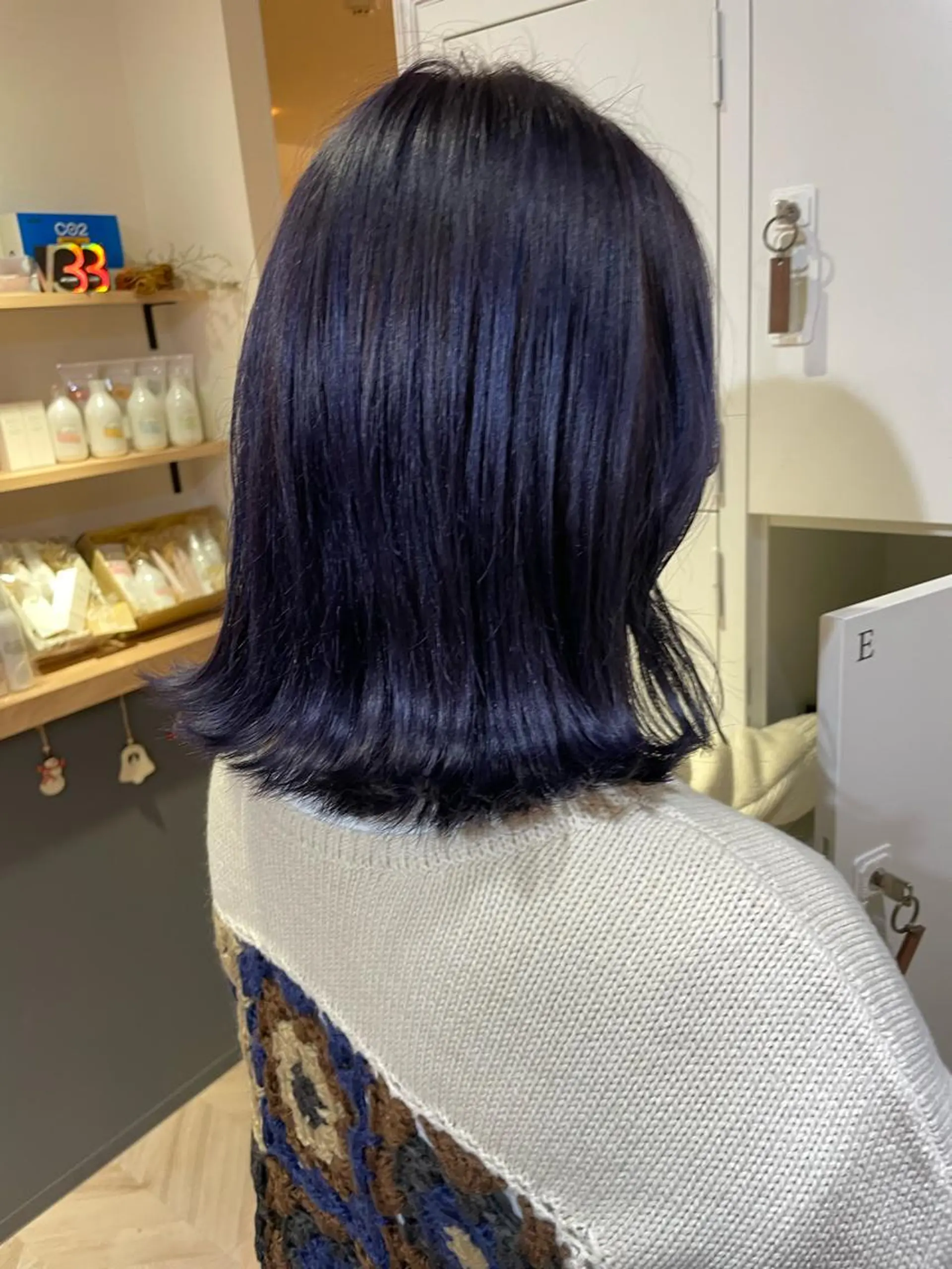 ミディアム カラー akane .のヘアスタイル