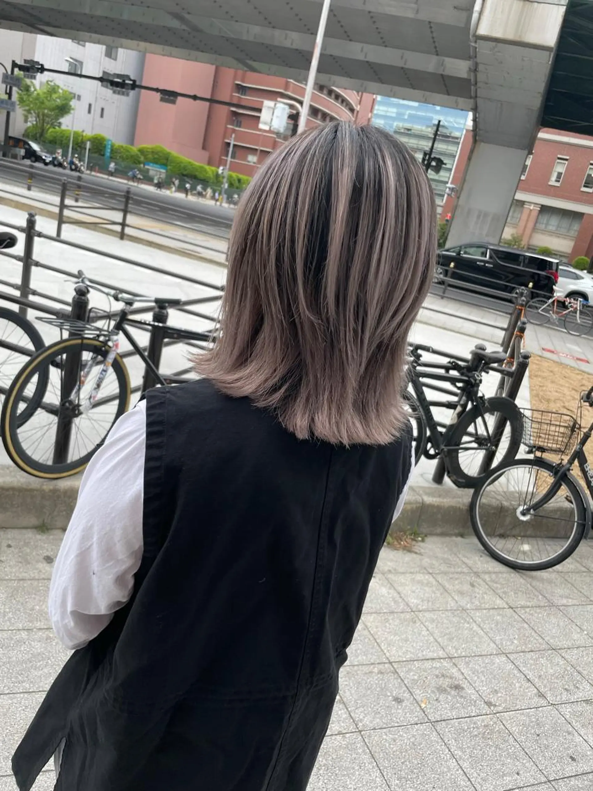 ミディアム カラー カット ヘアカラー トリートメント ヘアセット 難波ブリーチカラー 伊藤洋輝のヘアスタイル