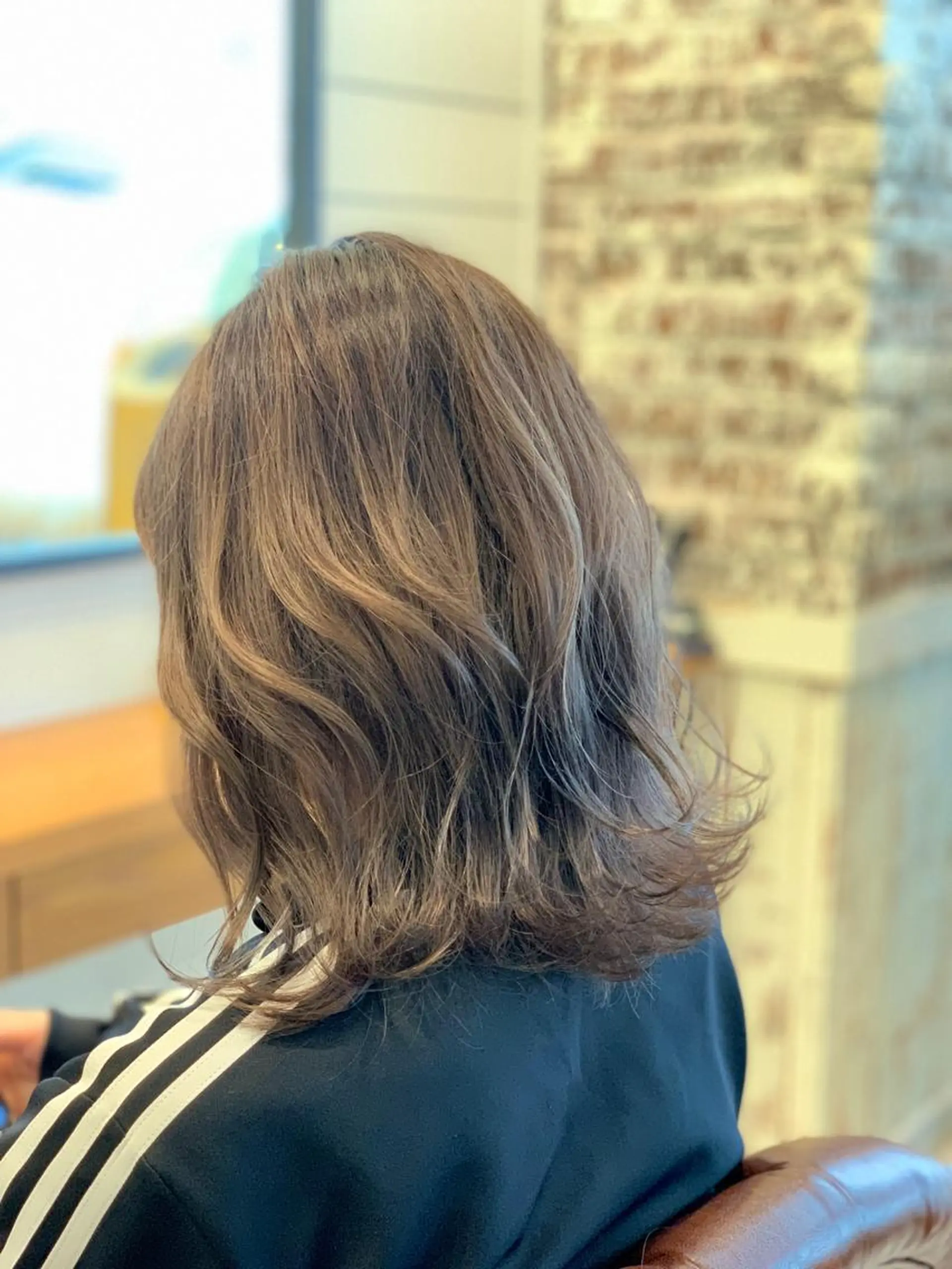 ミディアム ボブ レイヤーカット 外ハネヘア カット ヘアカラー トリートメント 廣瀬 智志のヘアスタイル