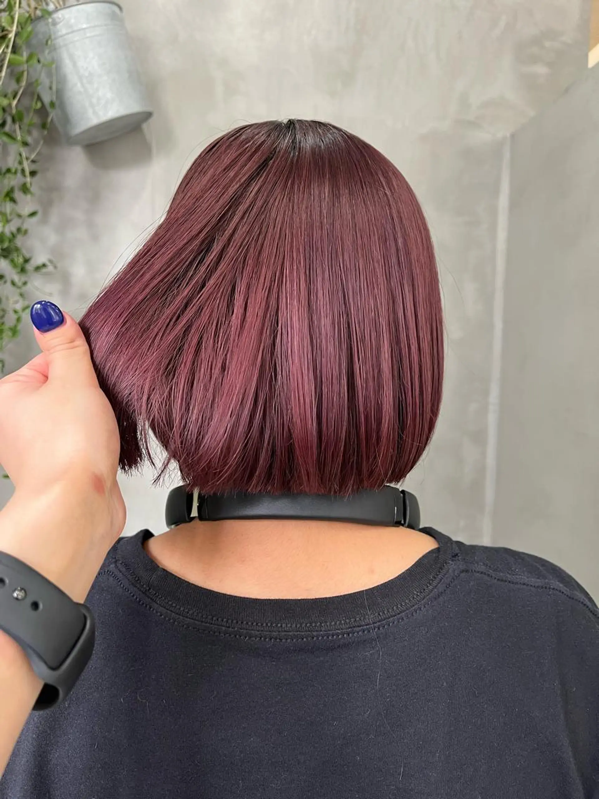 ショート カラー ボルドーカラー 村田 春歌のヘアスタイル