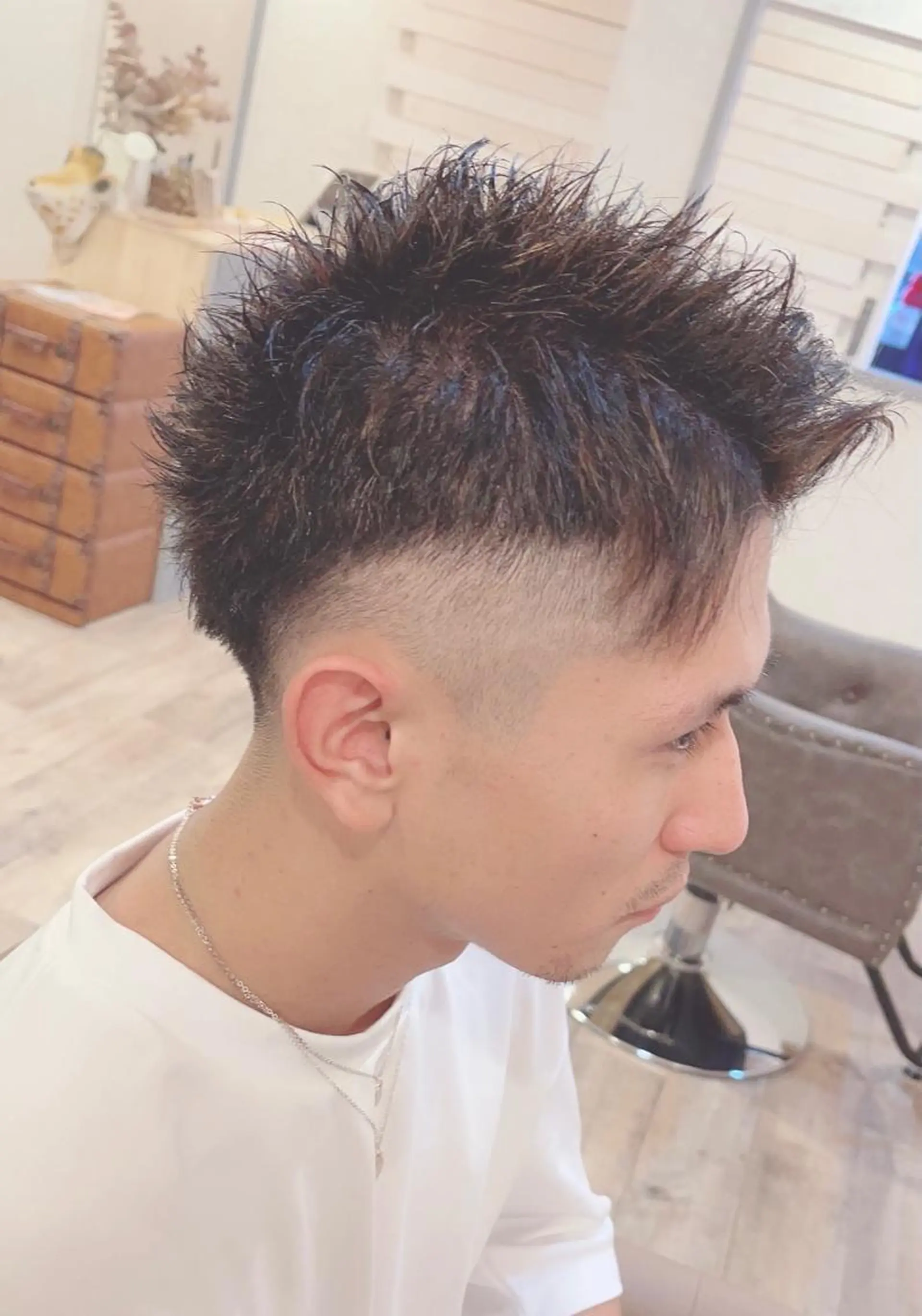 ショート カラー メンズ メンズブリーチ メンズメッシュ ブリーチ メッシュ ブリーチなしカラー カット ヘアカラー DECIDE L.A.W所属・【DECIDE L.A.W】氏原　将のヘアスタイル