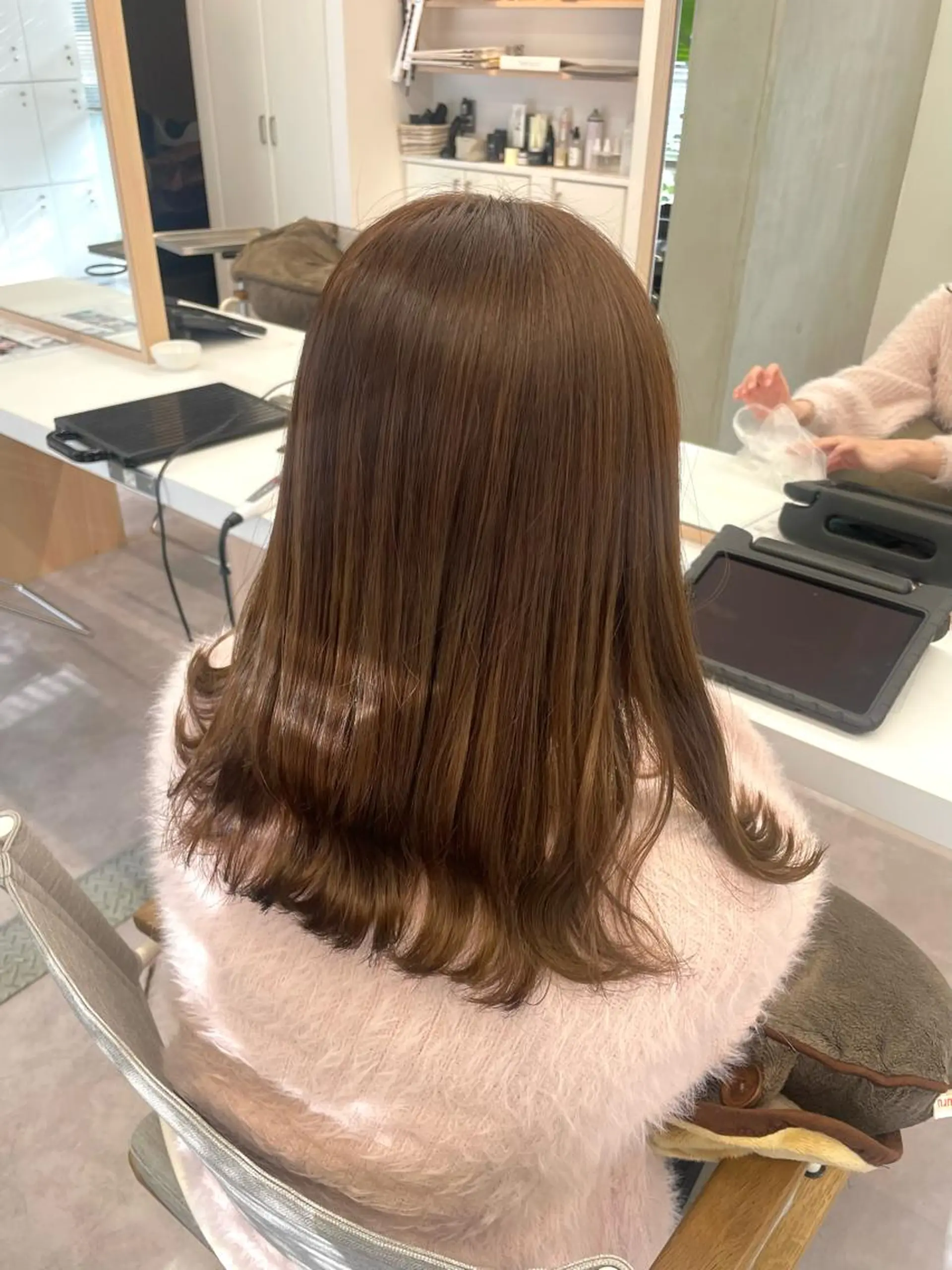 セミロング カラー ヘアカラー 髪質改善🌱 高橋みなみのヘアスタイル