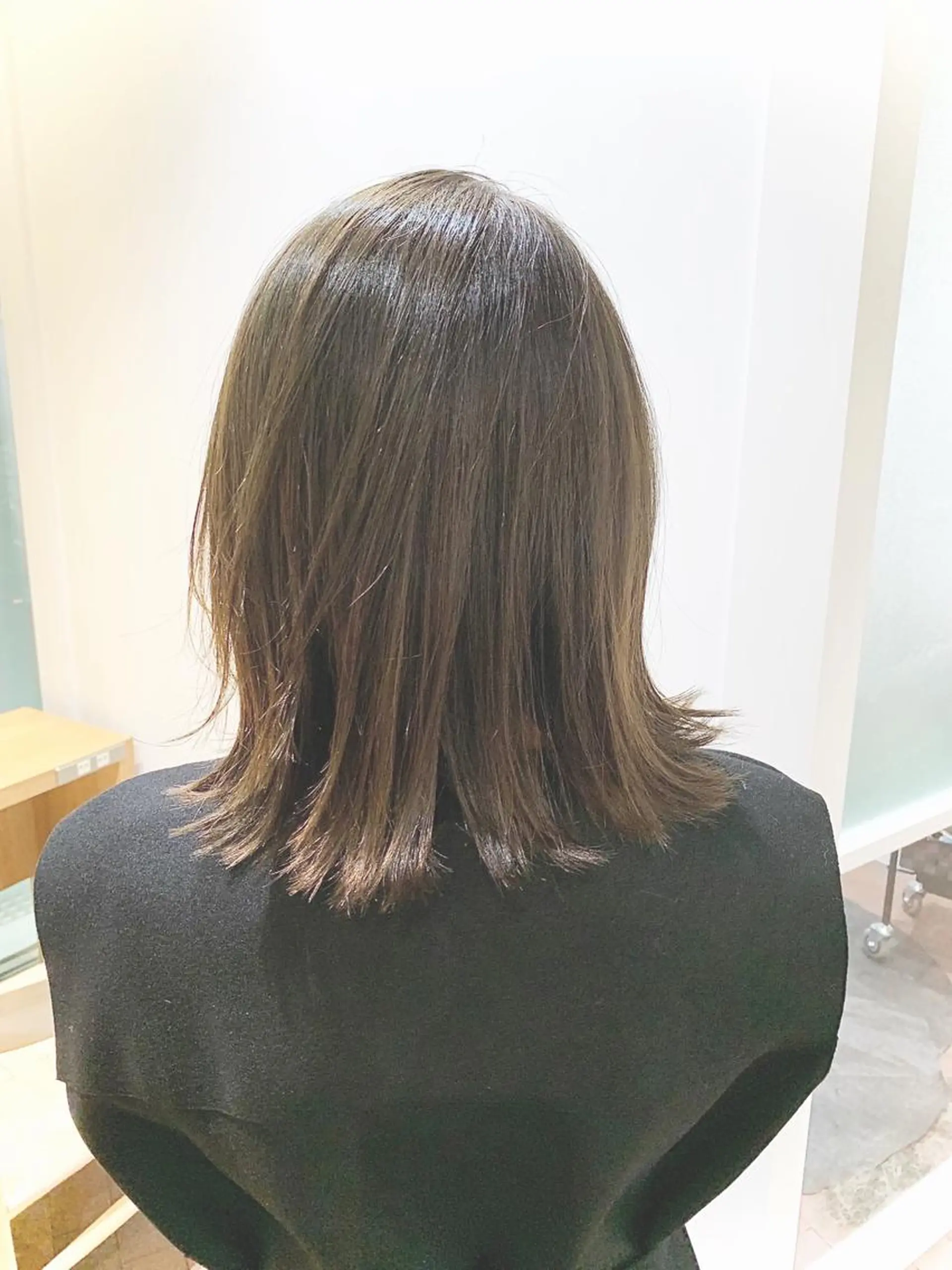 ショート カラー ヘアアレンジ ベージュカラー ブリーチ グレージュ カット ヘアカラー トリートメント GO TODAY SHAiRE SALON 梅田店所属・3ヶ月持ちが良い ボブ/ショートのヘアスタイル