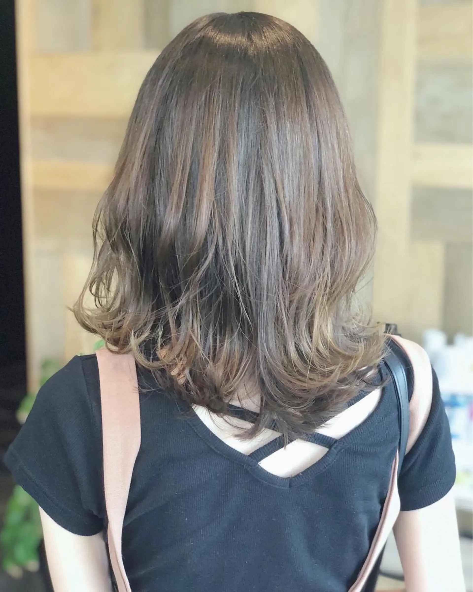 セミロング ヘアカラー 柿本拓【全席完全個室 ログネオン】のヘアスタイル