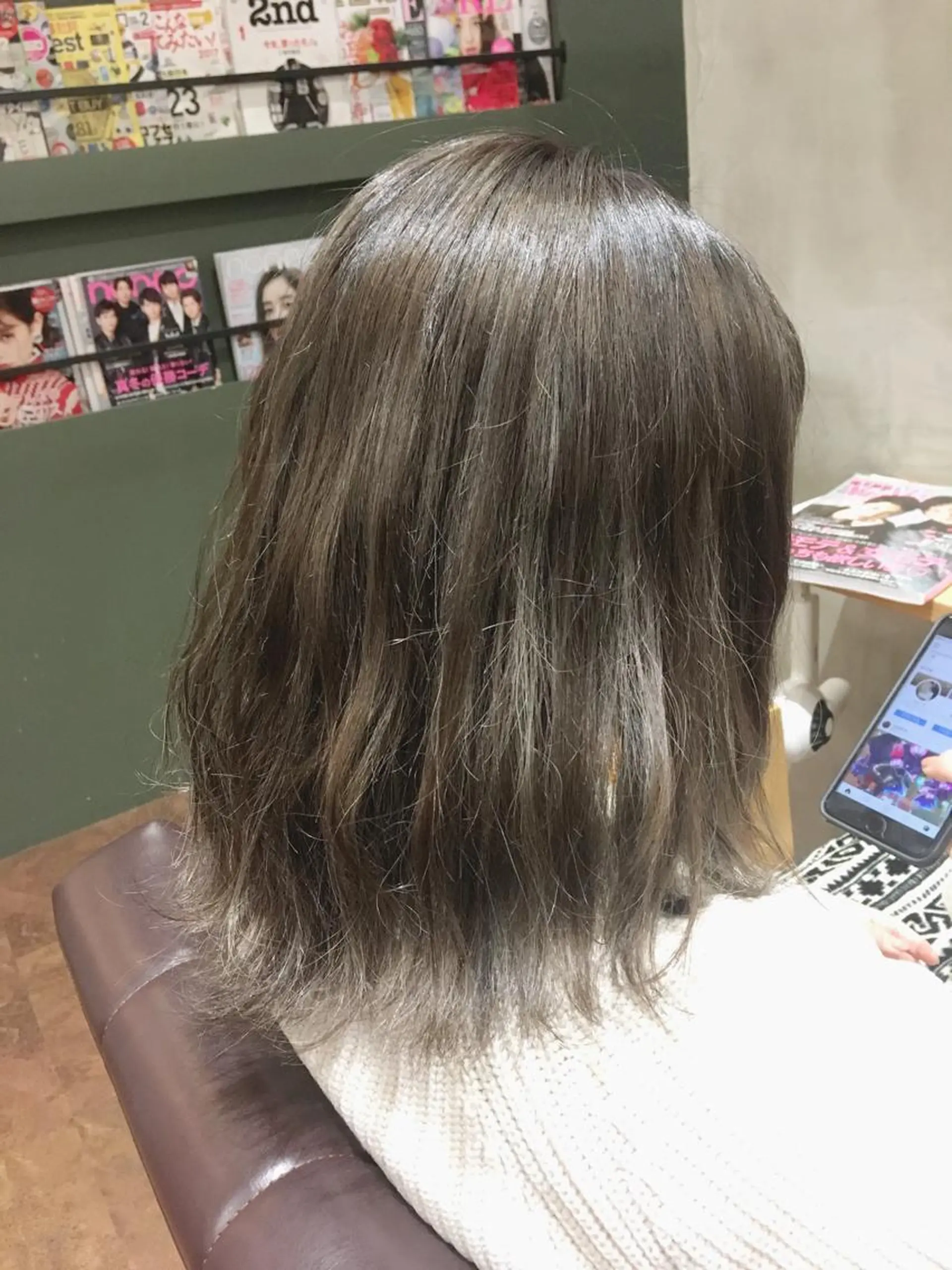 ミディアム カラー ヘアアレンジ ハイライトカラー ハイライト nable.所属・栗林 実莉のネイルデザイン